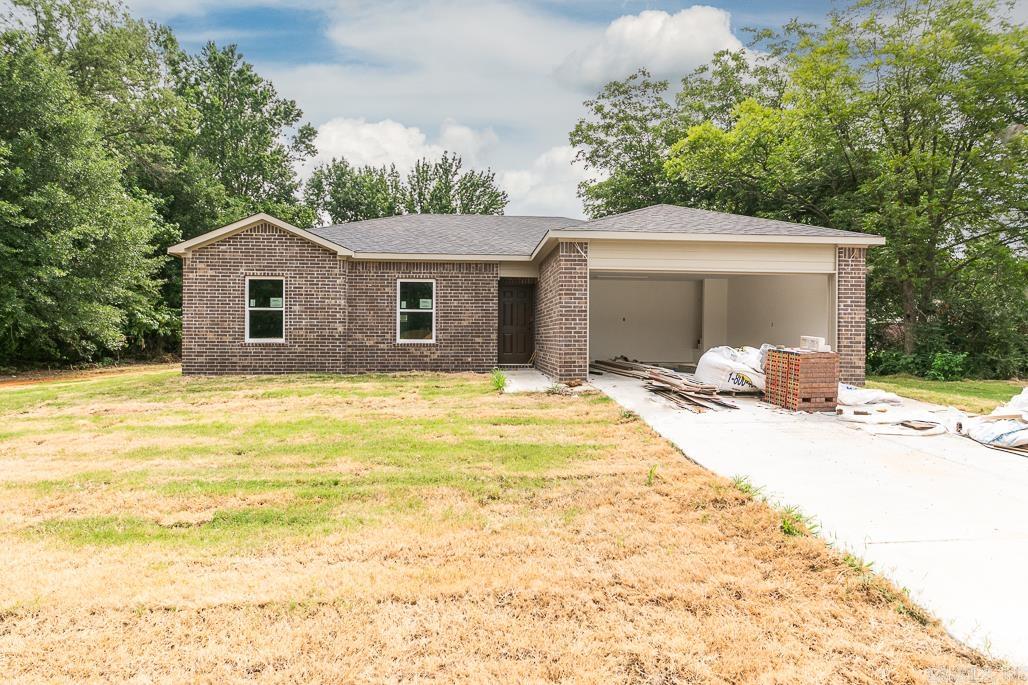 Welcome to your NEW home! This 3 bedroom 2 bath home is perfect! Open floor plan, big living room and open kitchen. Granite counter tops, tiled backsplash, tons of cabinets, stainless steel appliances, dishwasher and built in microwave!  Home includes a 2 car garage, big yard and a great covered back porch, perfect for entertaining!  Don't miss this one! Call today!