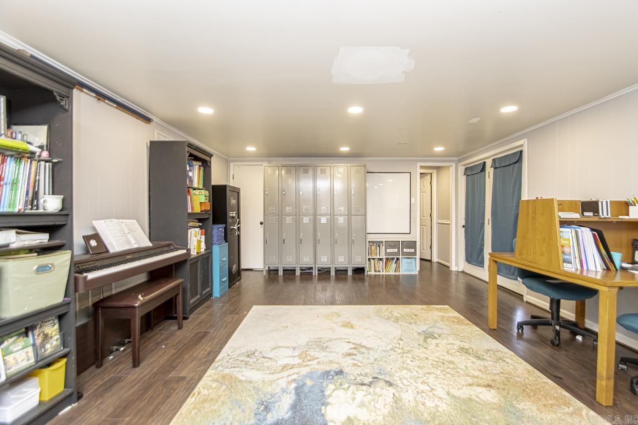 LAKEWOOD - Residential