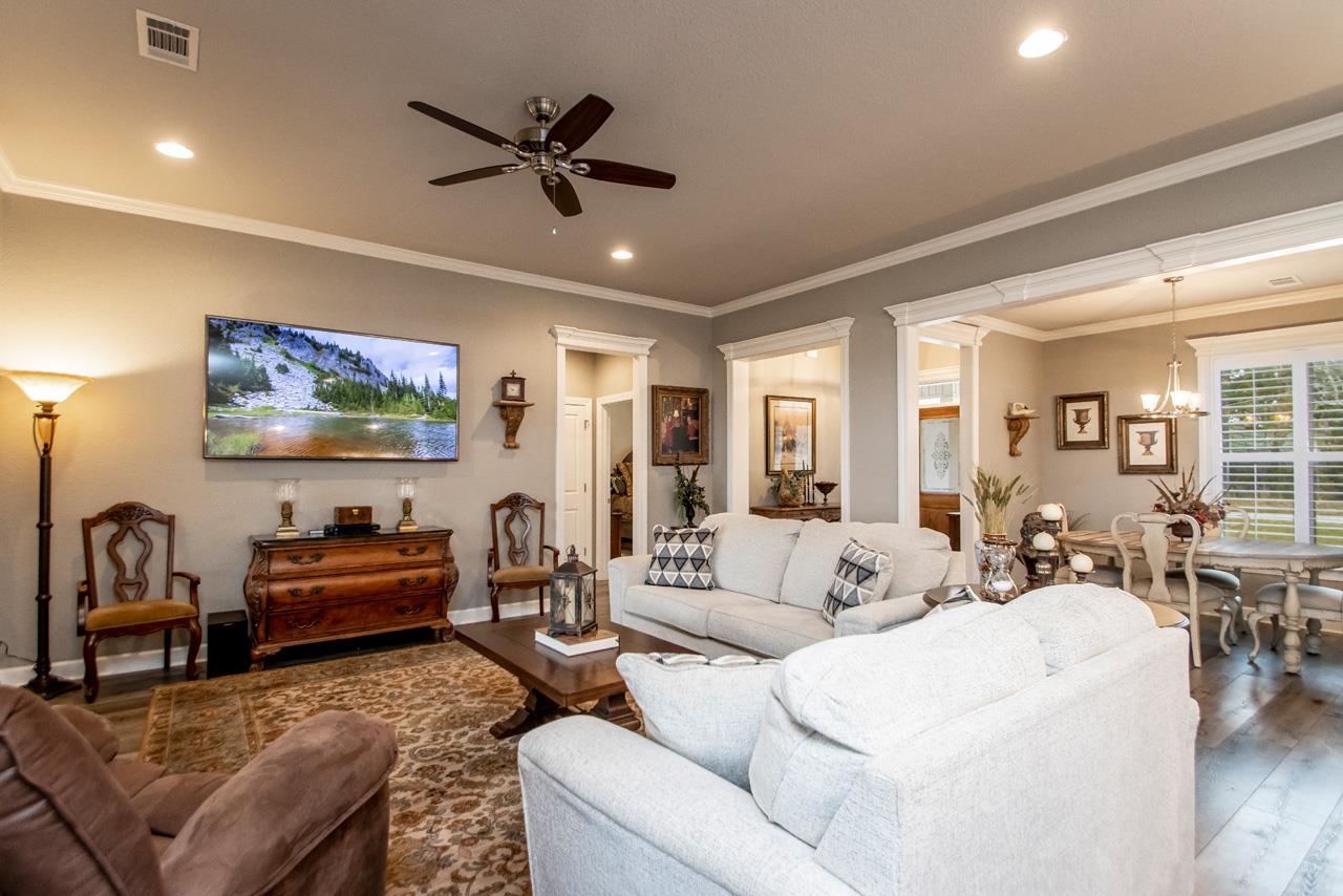 Lakeside Mountain - Residential