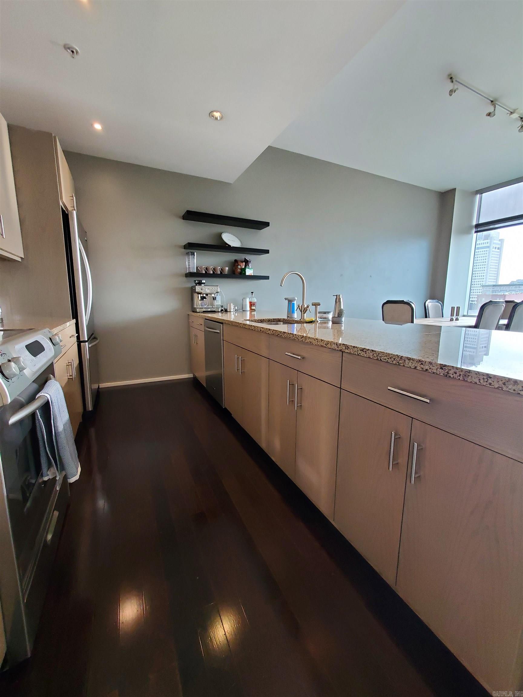 300 THIRD HPR - Residential