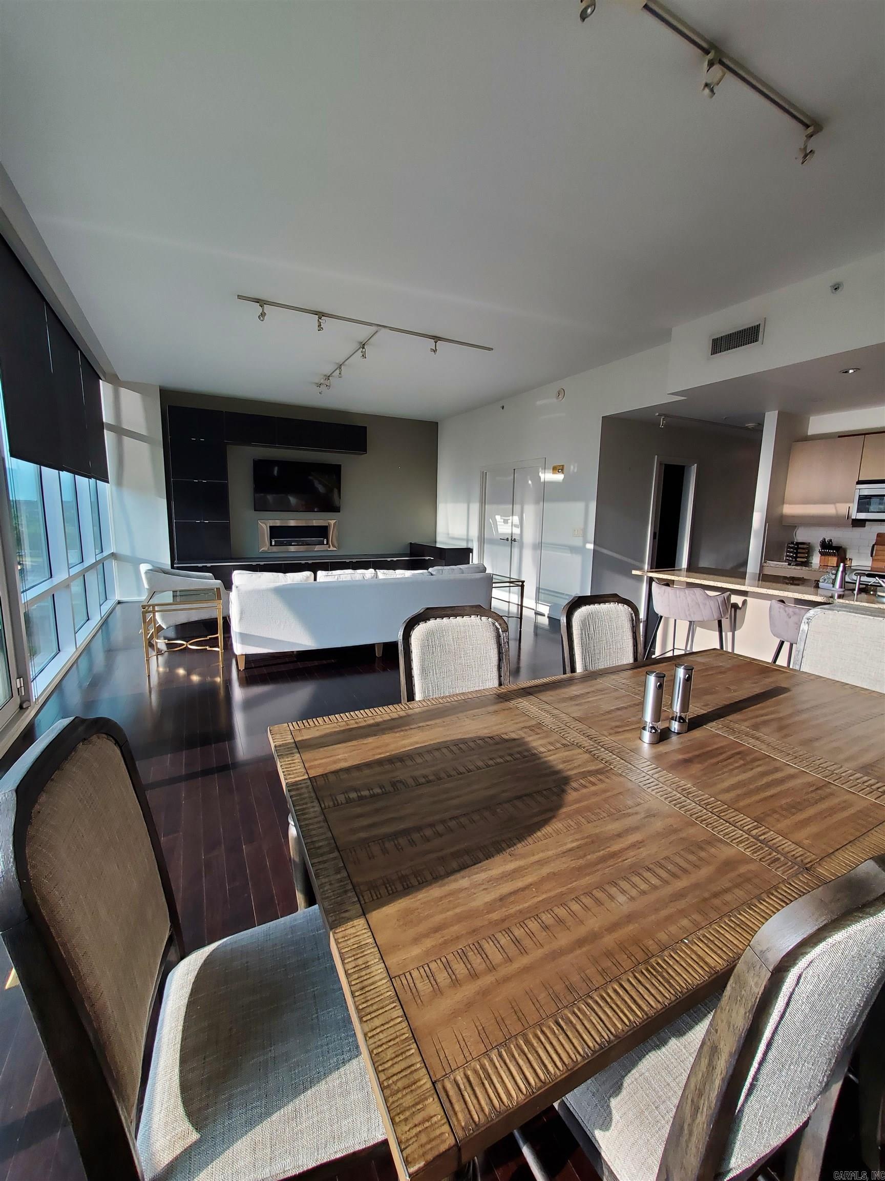 300 THIRD HPR - Residential