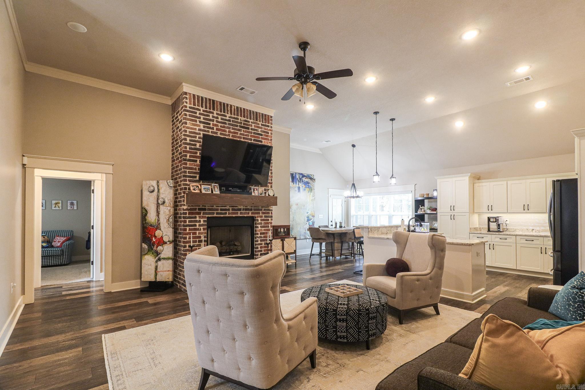 Sarah Crossing - Residential