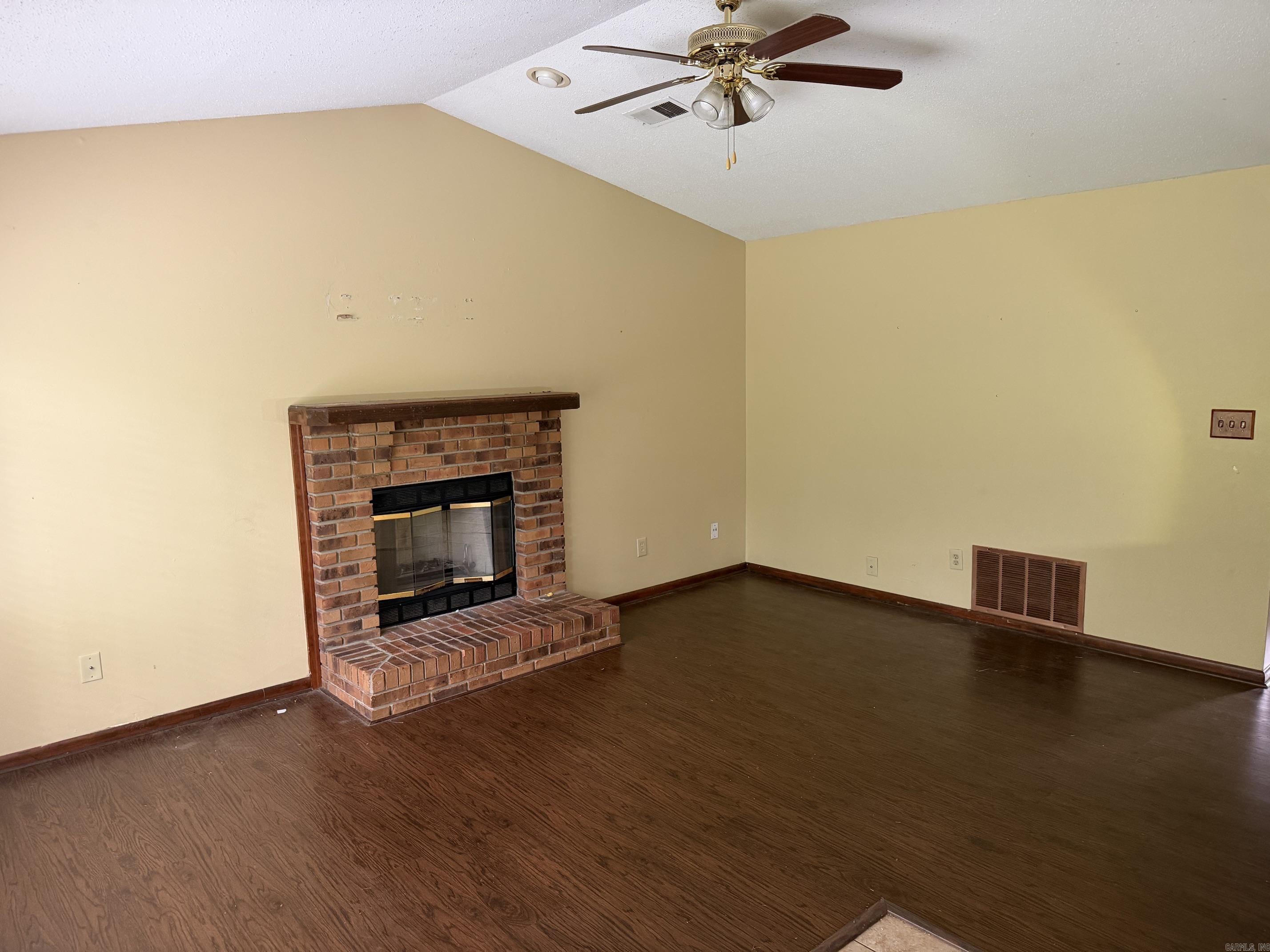 PINEDALE COVE - Residential