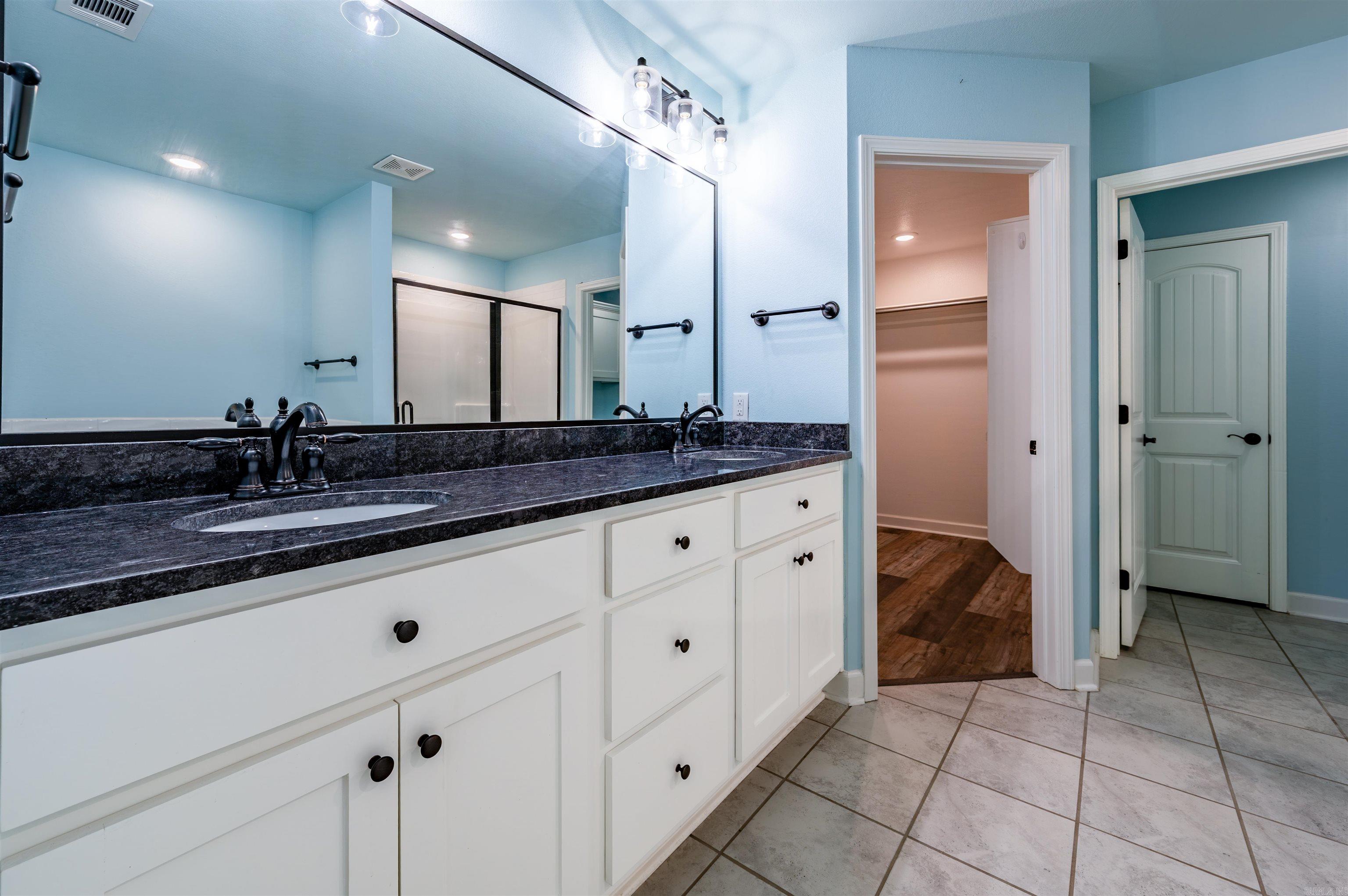 HERITAGE MEADOWS - Residential