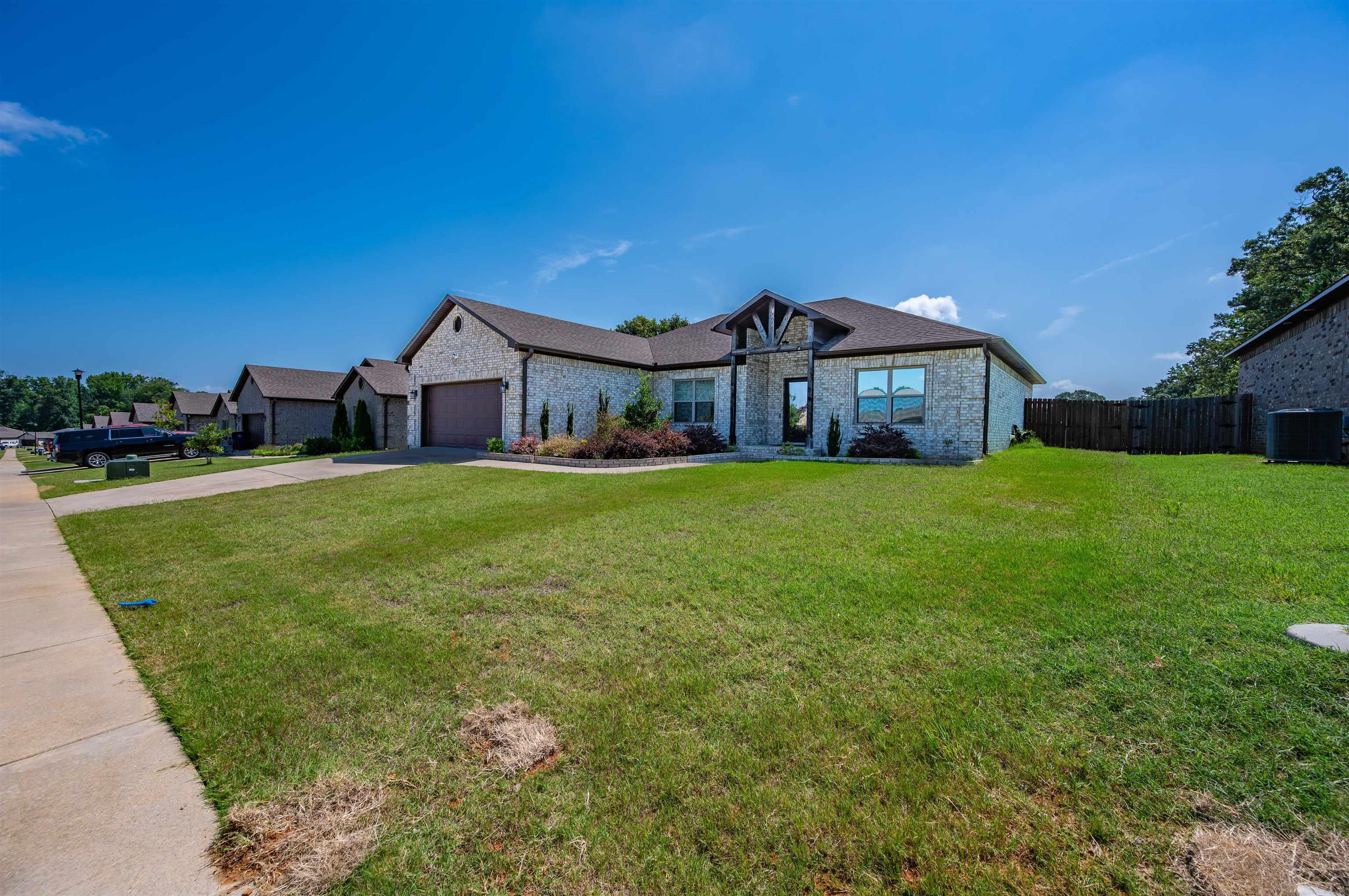 HERITAGE MEADOWS - Residential