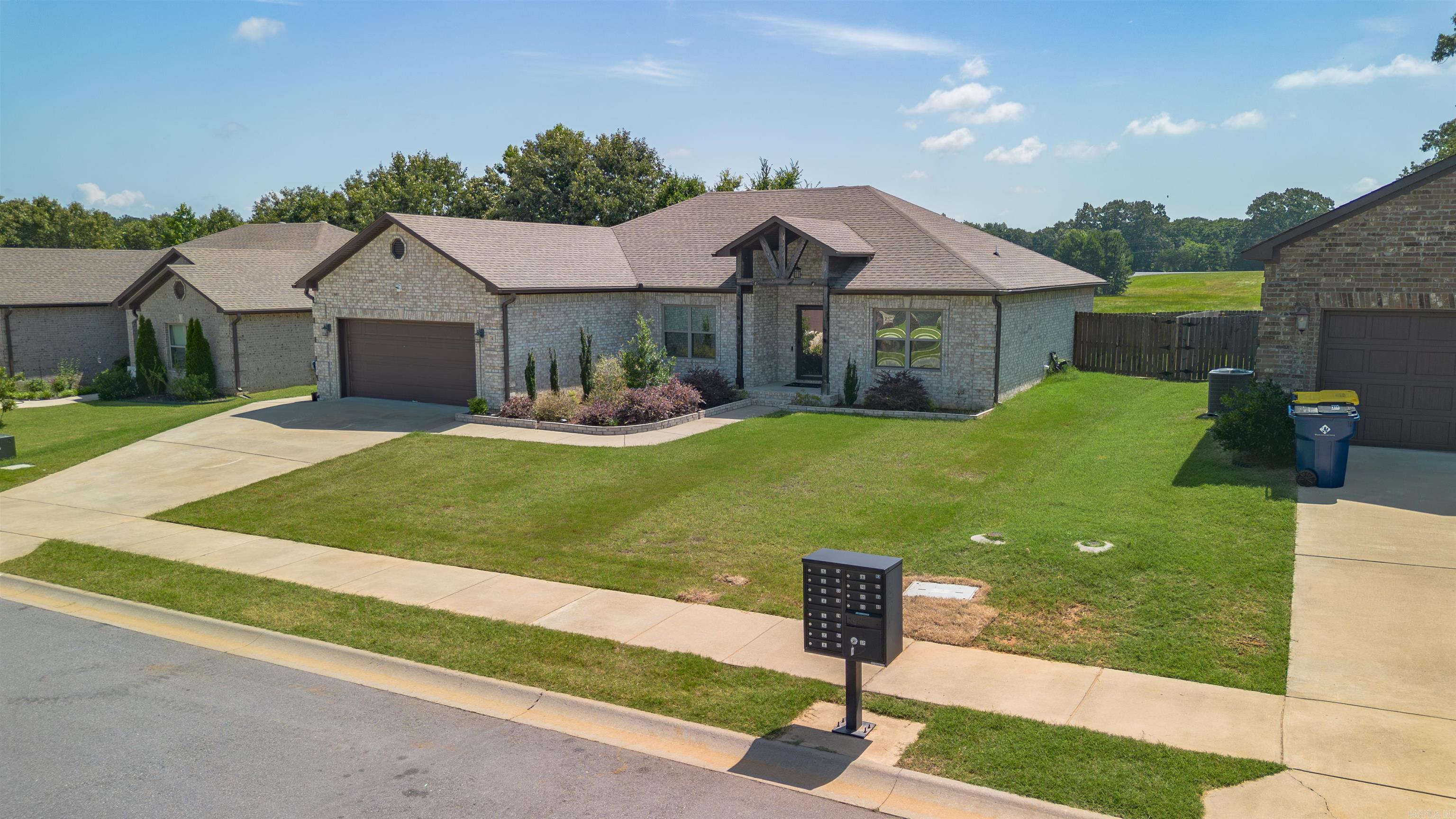 HERITAGE MEADOWS - Residential