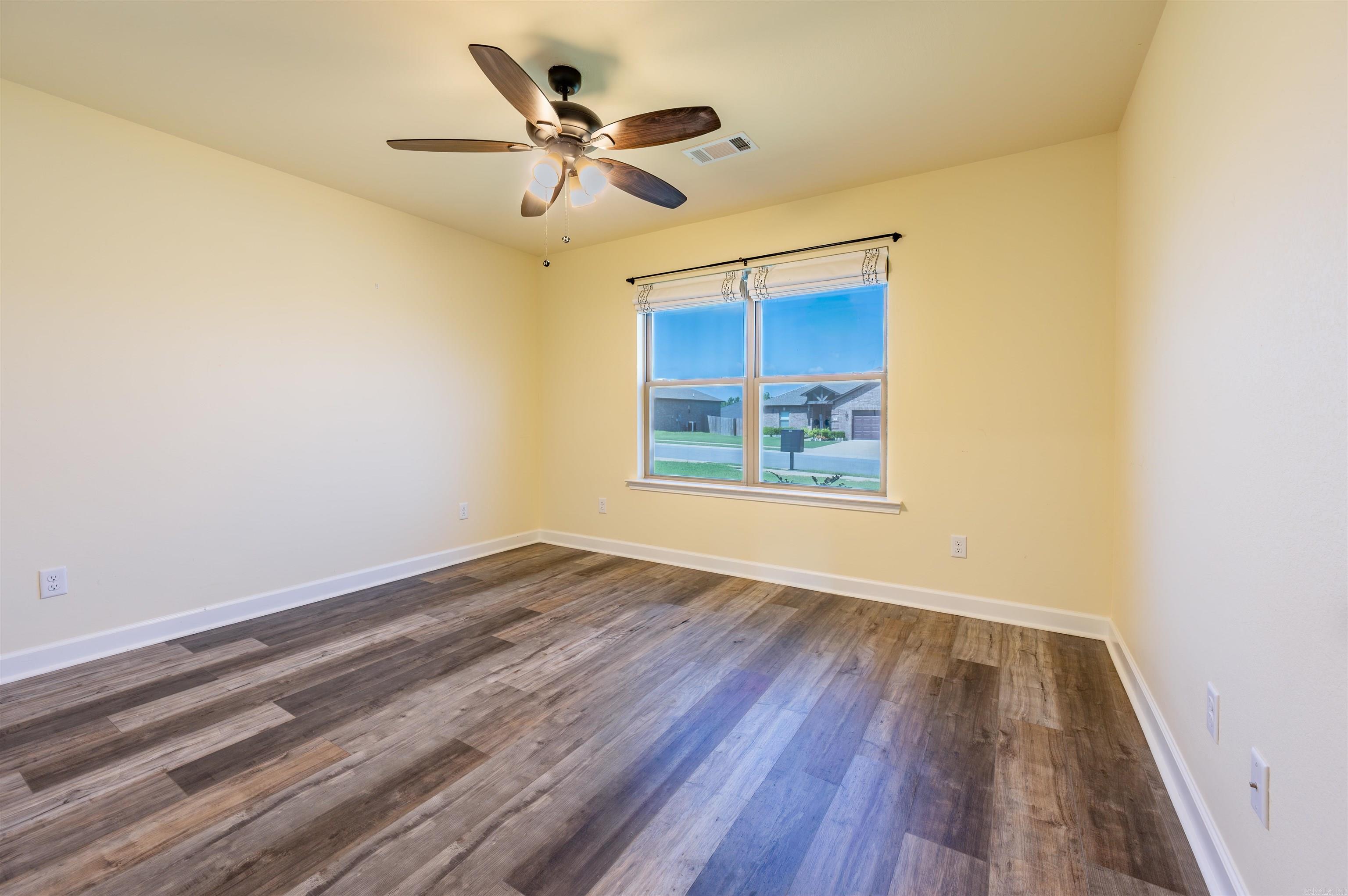 HERITAGE MEADOWS - Residential
