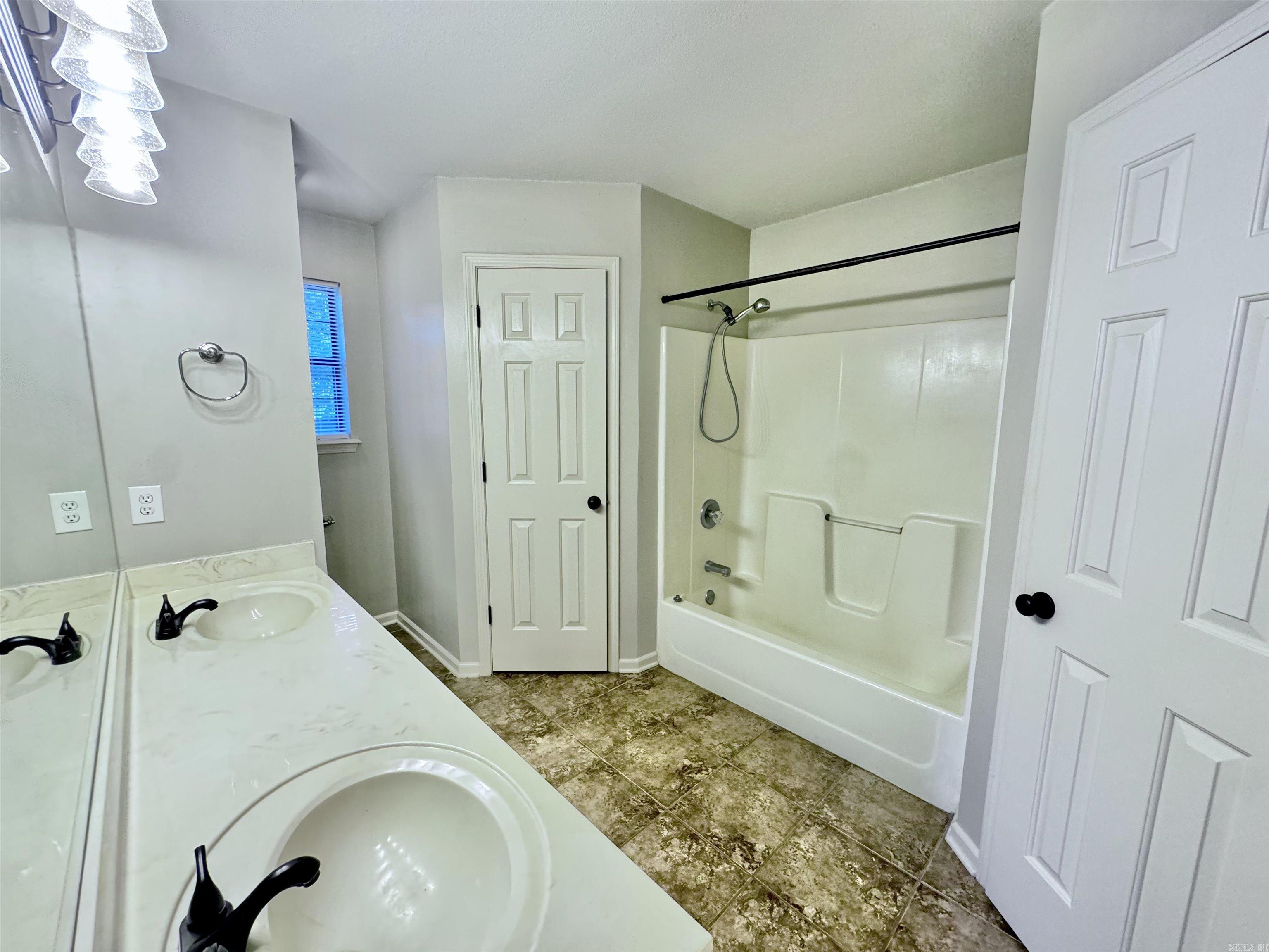 ROBINWOOD - Residential