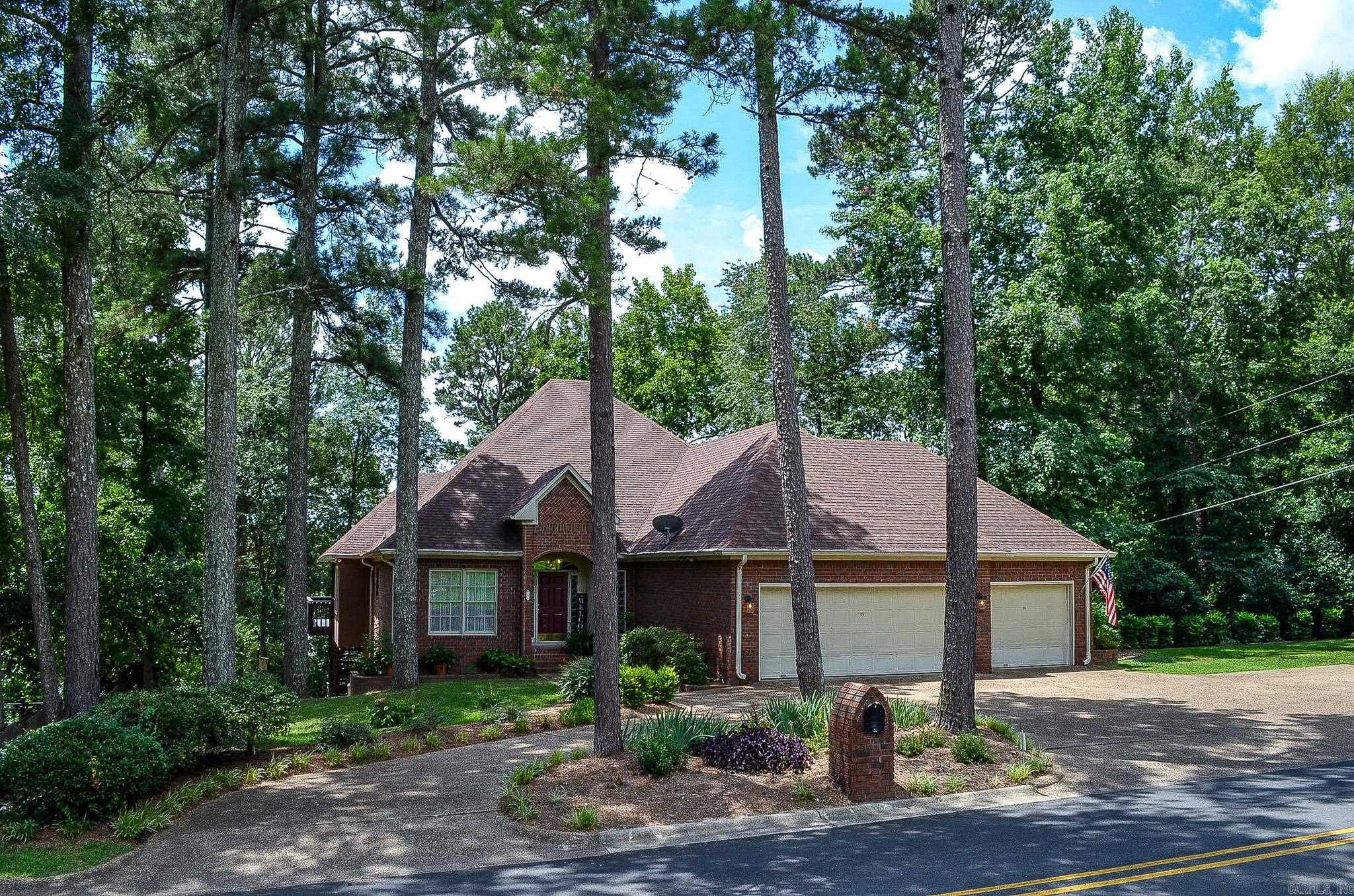 MEADOW-WOOD - Residential