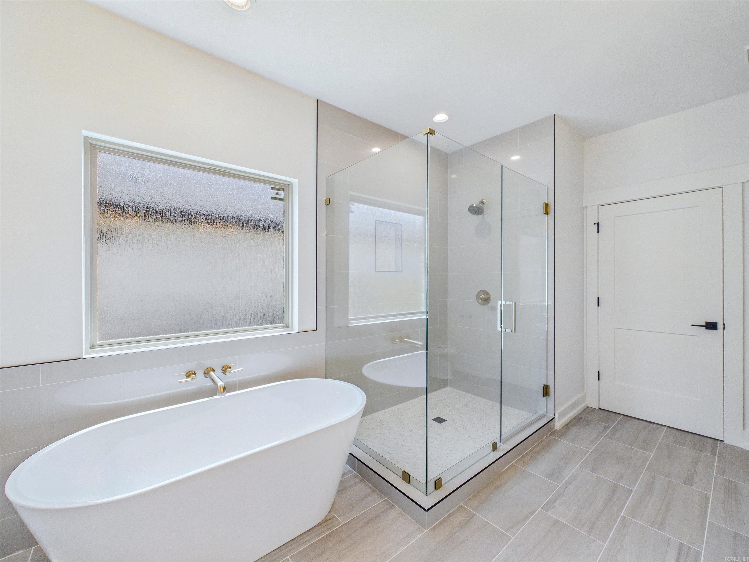 EAST MEADOW - Residential