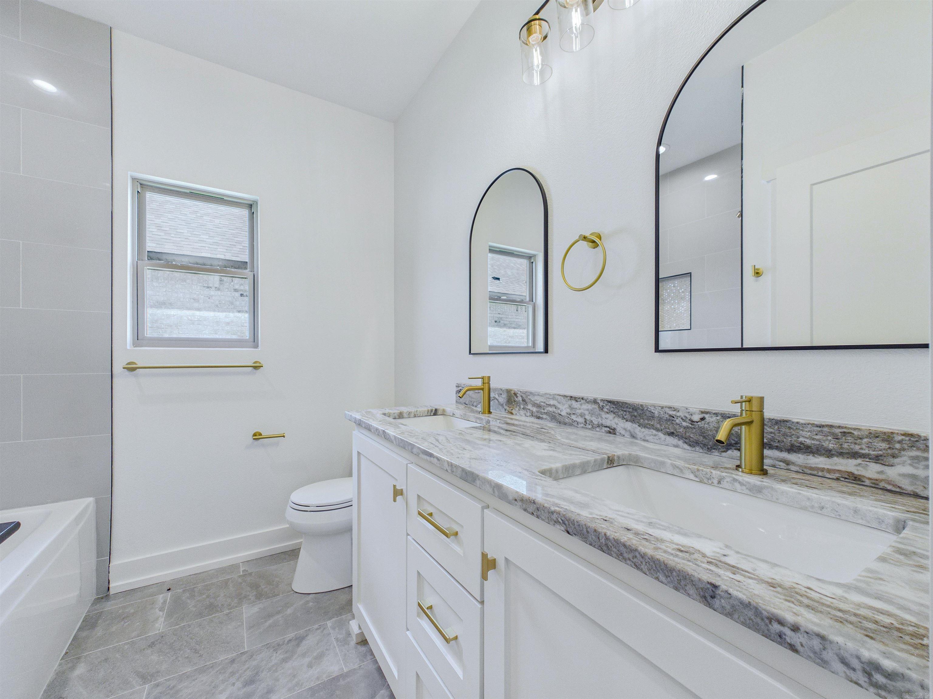 EAST MEADOW - Residential