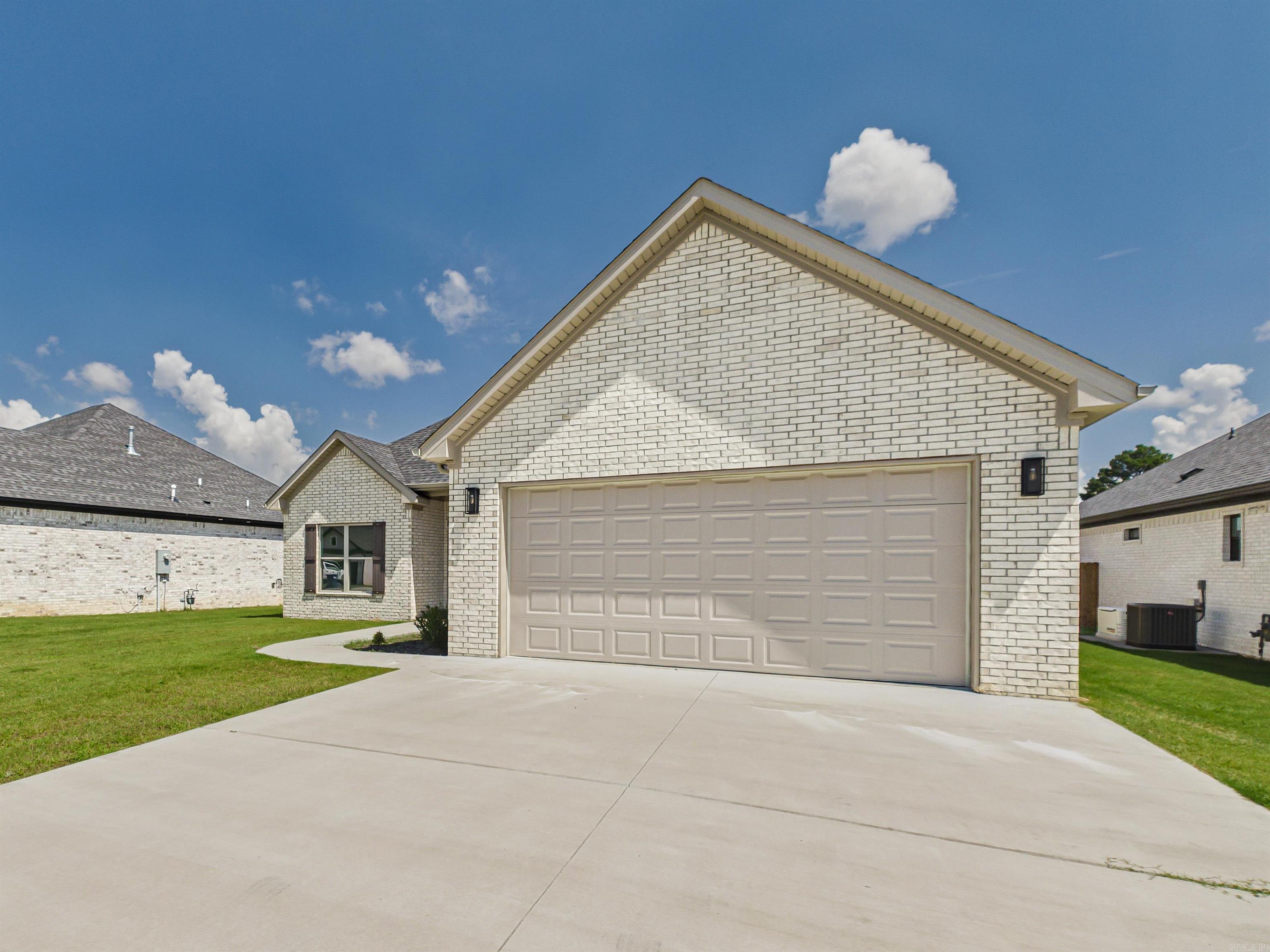 EAST MEADOW - Residential