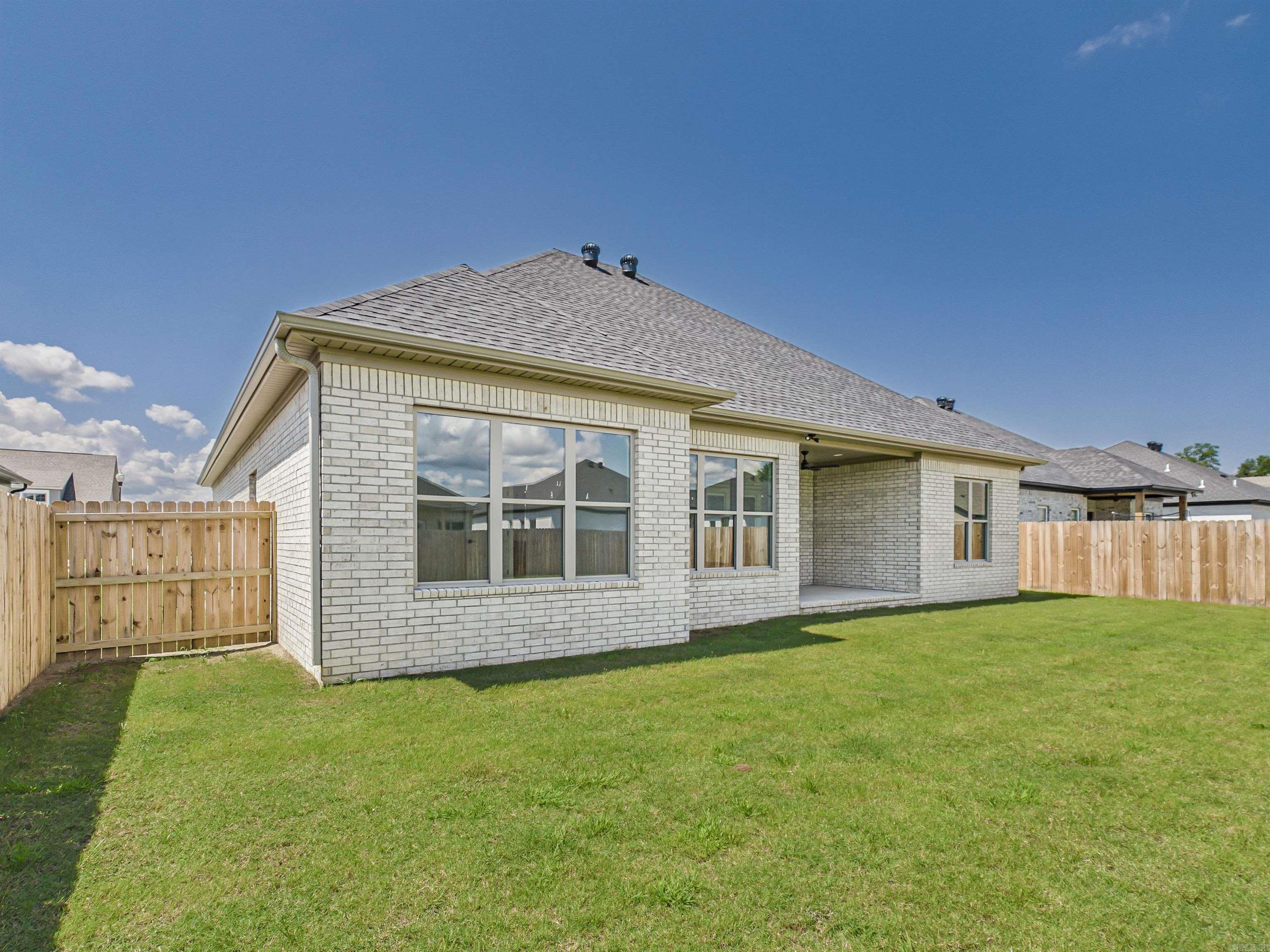 EAST MEADOW - Residential