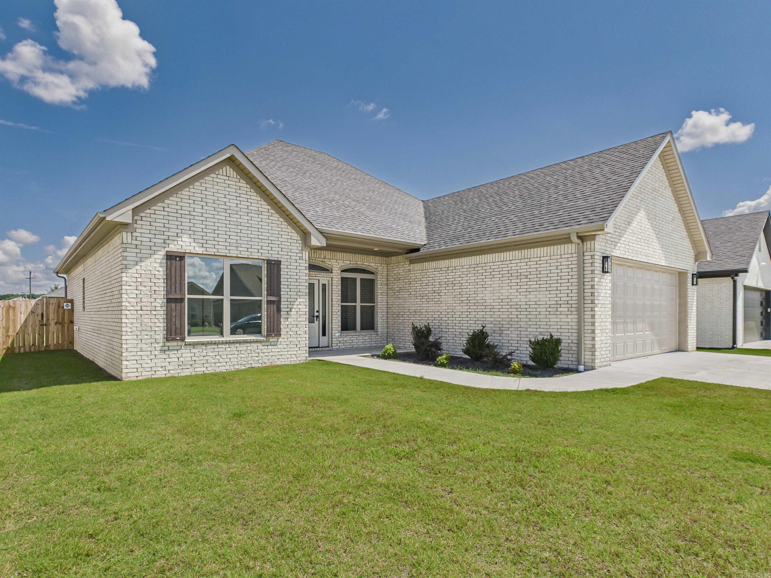 EAST MEADOW - Residential