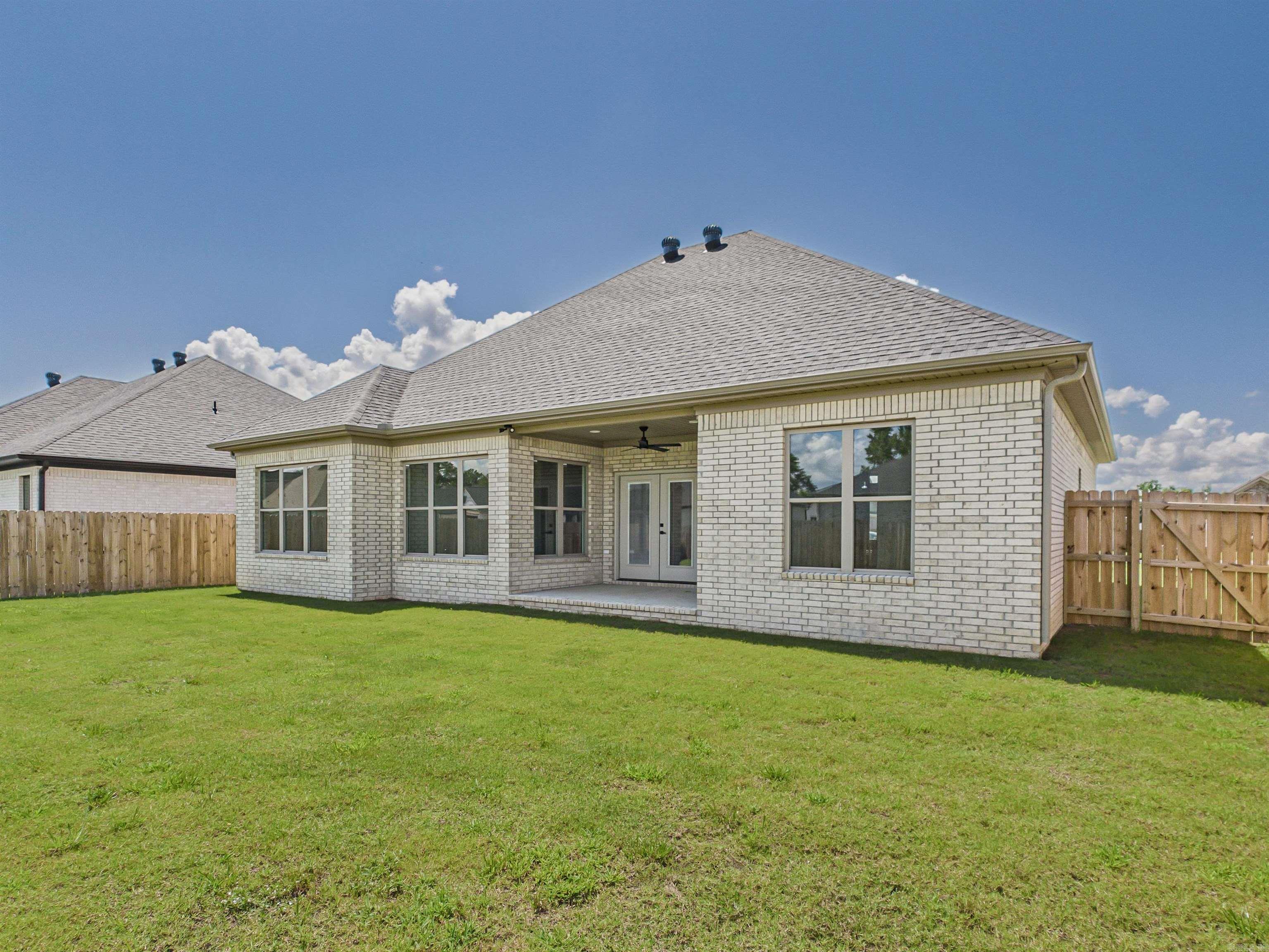 EAST MEADOW - Residential