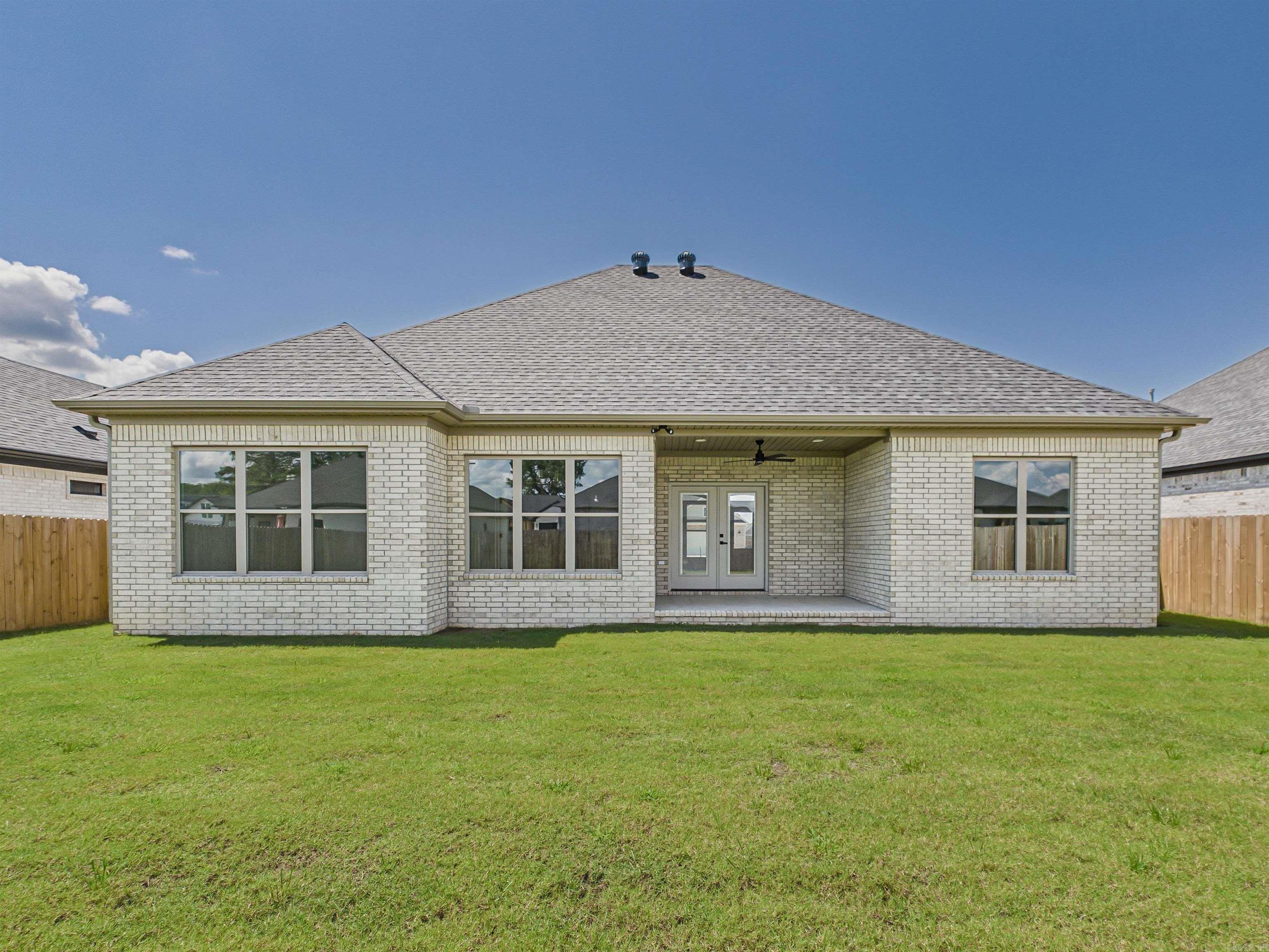 EAST MEADOW - Residential