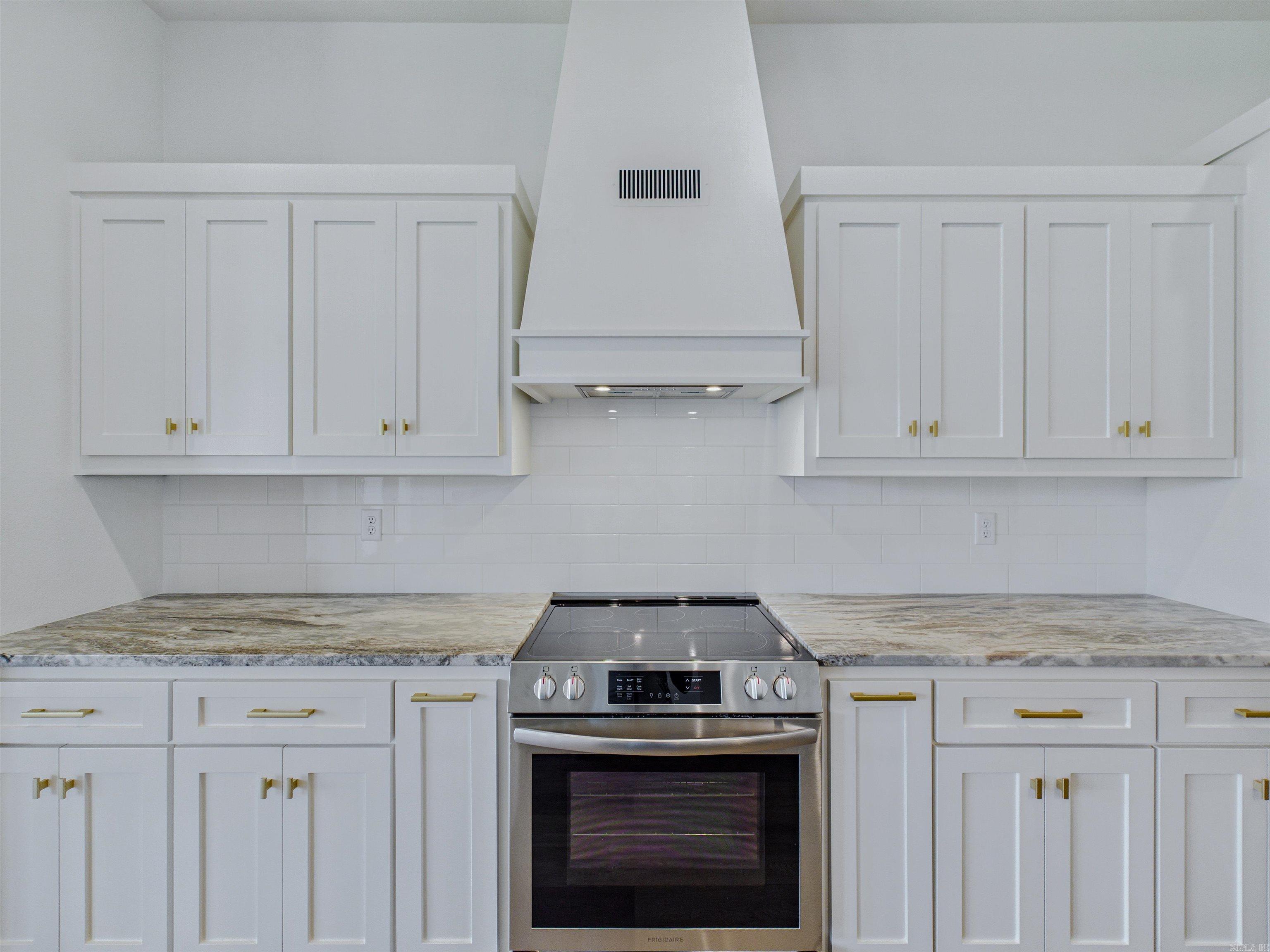 EAST MEADOW - Residential