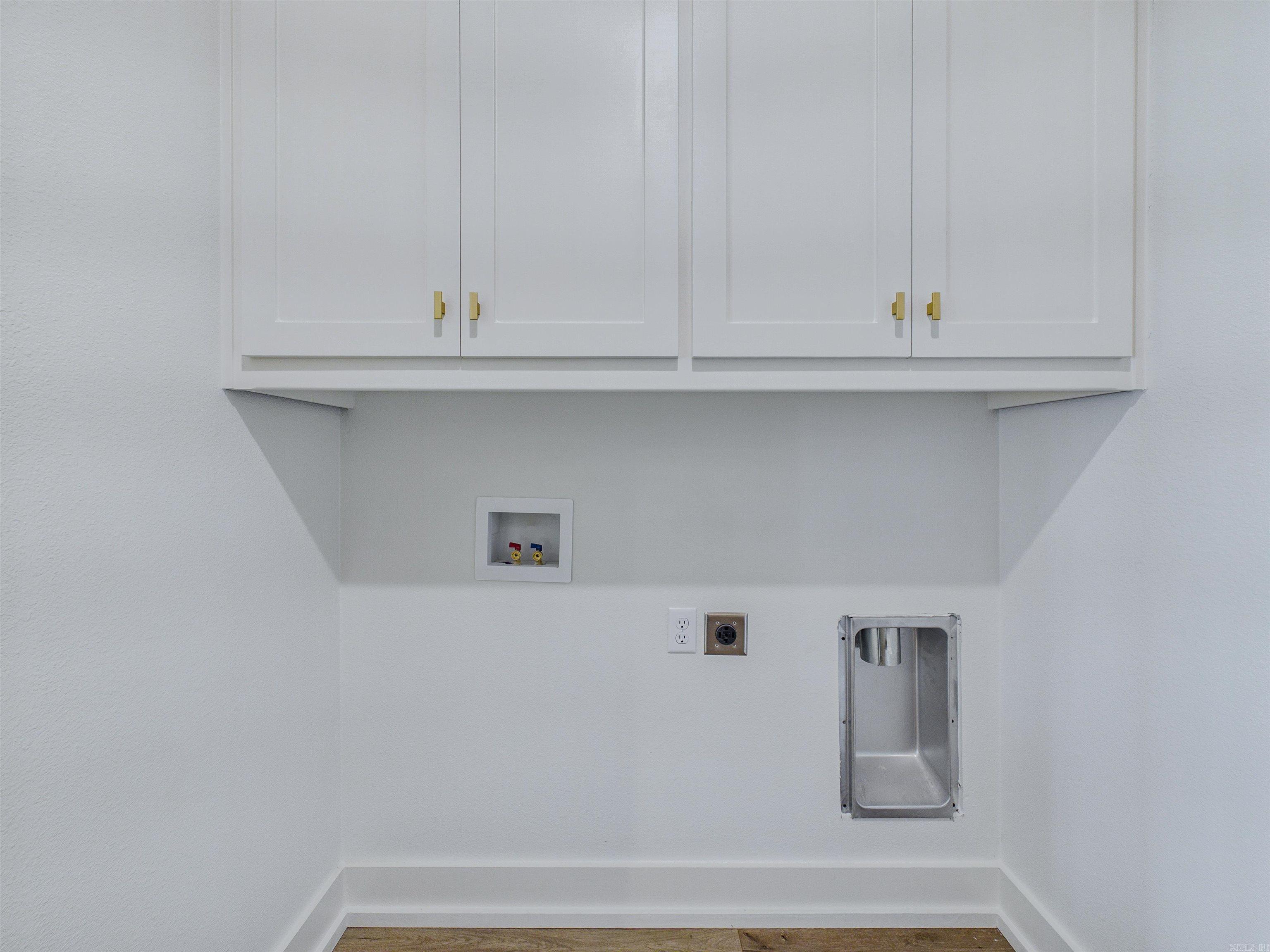 EAST MEADOW - Residential