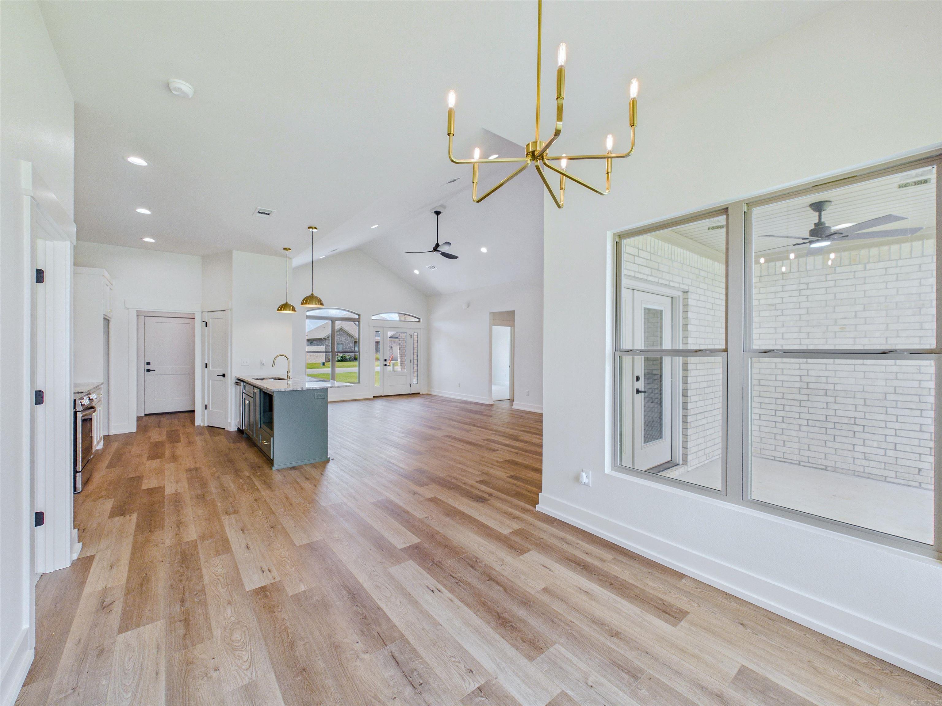 EAST MEADOW - Residential