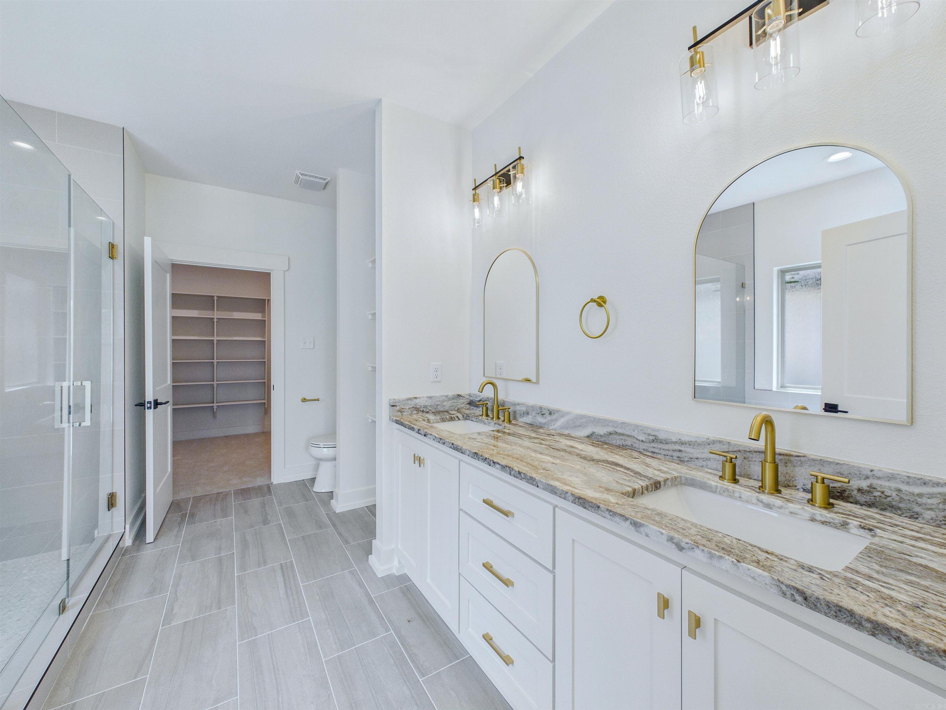 EAST MEADOW - Residential