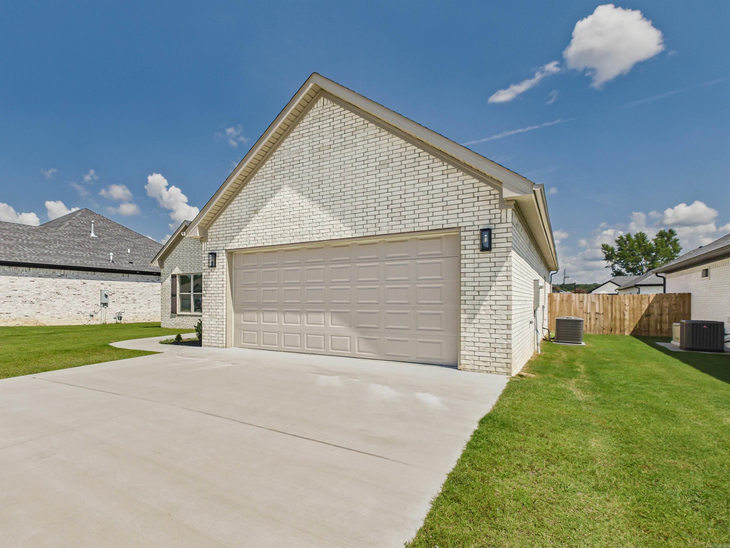 EAST MEADOW - Residential