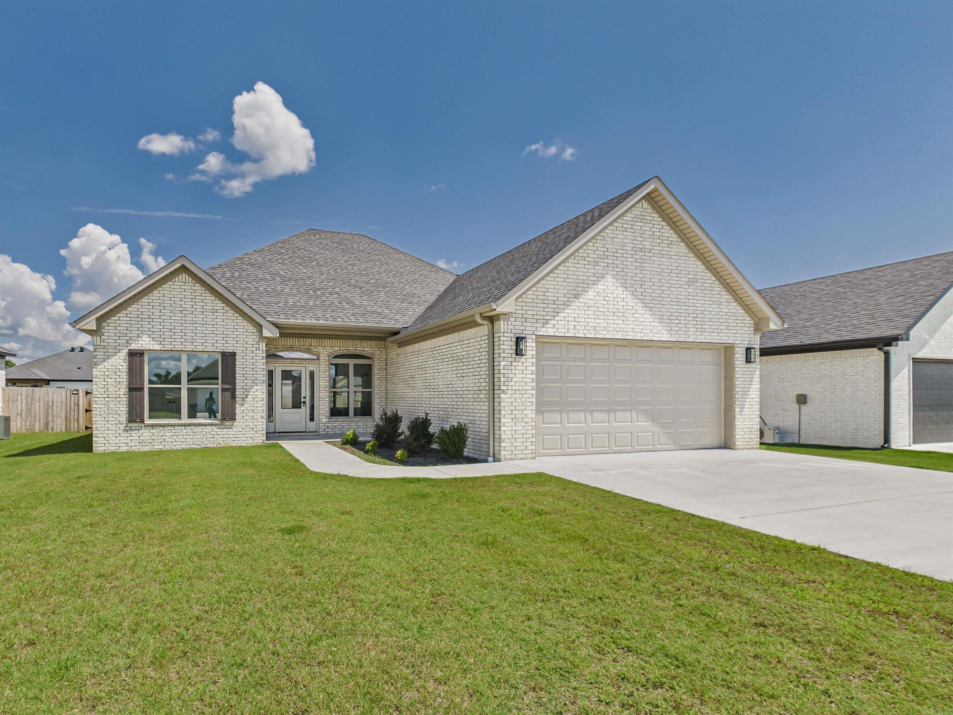 EAST MEADOW - Residential
