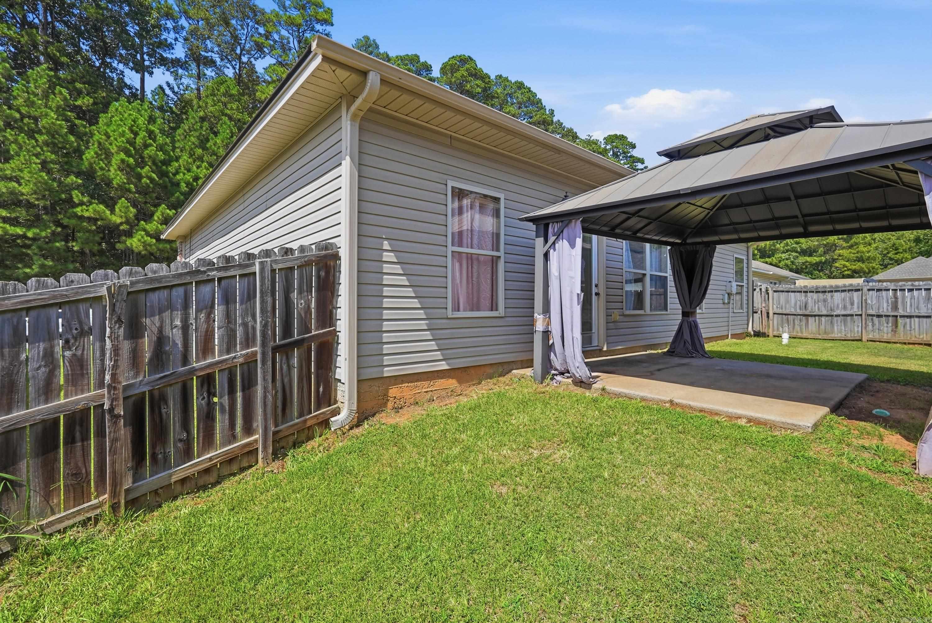WISTERIA VINEYARD - Residential