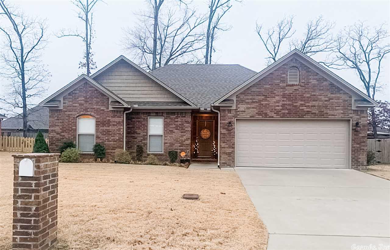 Lovely brick one level built in 2017 features open floor plan, Well maintained, Kit w/ss appl & granite countertops in Kit & Baths; Greatrm w/vaulted ceilings, vaulted ceiling in kitchen, dining room, and master bedroom; concrete flooring throughout the house; fenced backyard; large master walk-in closet; lg level fenced back yard, dbl garage, move in ready