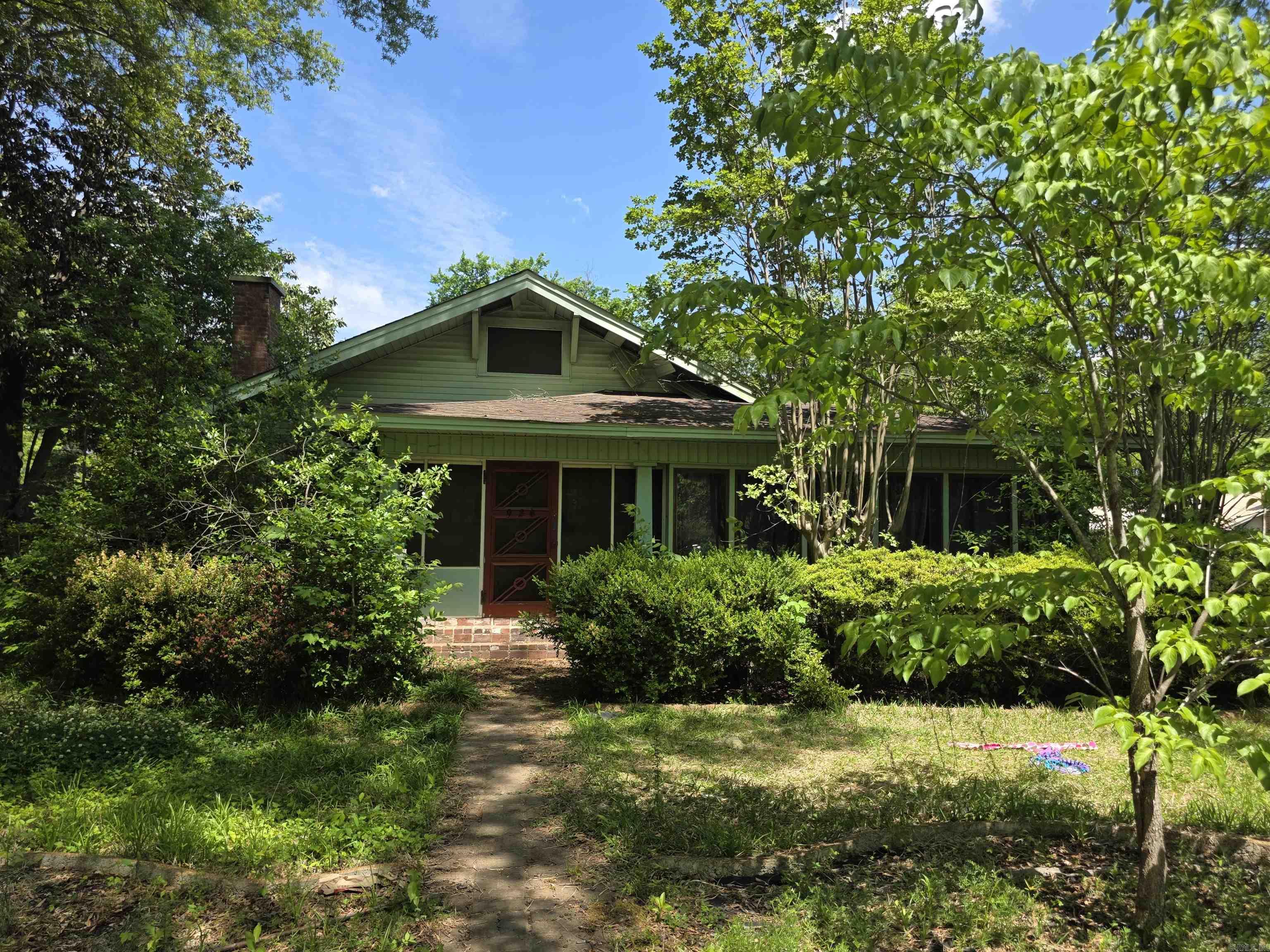 This home would be great for a rehab project.  The home has great character, mostly original woodwork, and a fenced yard perfect for pets.  Seller's property disclosure will not be provided as the seller has never occupied the property.  Home will be sold as is, where is, with no warranties or home warranties provided.  This home will only qualify for commercial rehab loans, in-house bank loans, or cash sales.