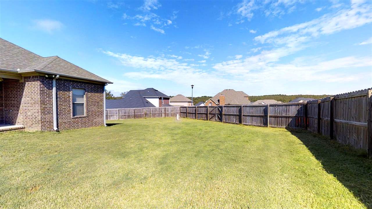 NORTH HILLS ESTATES - Residential