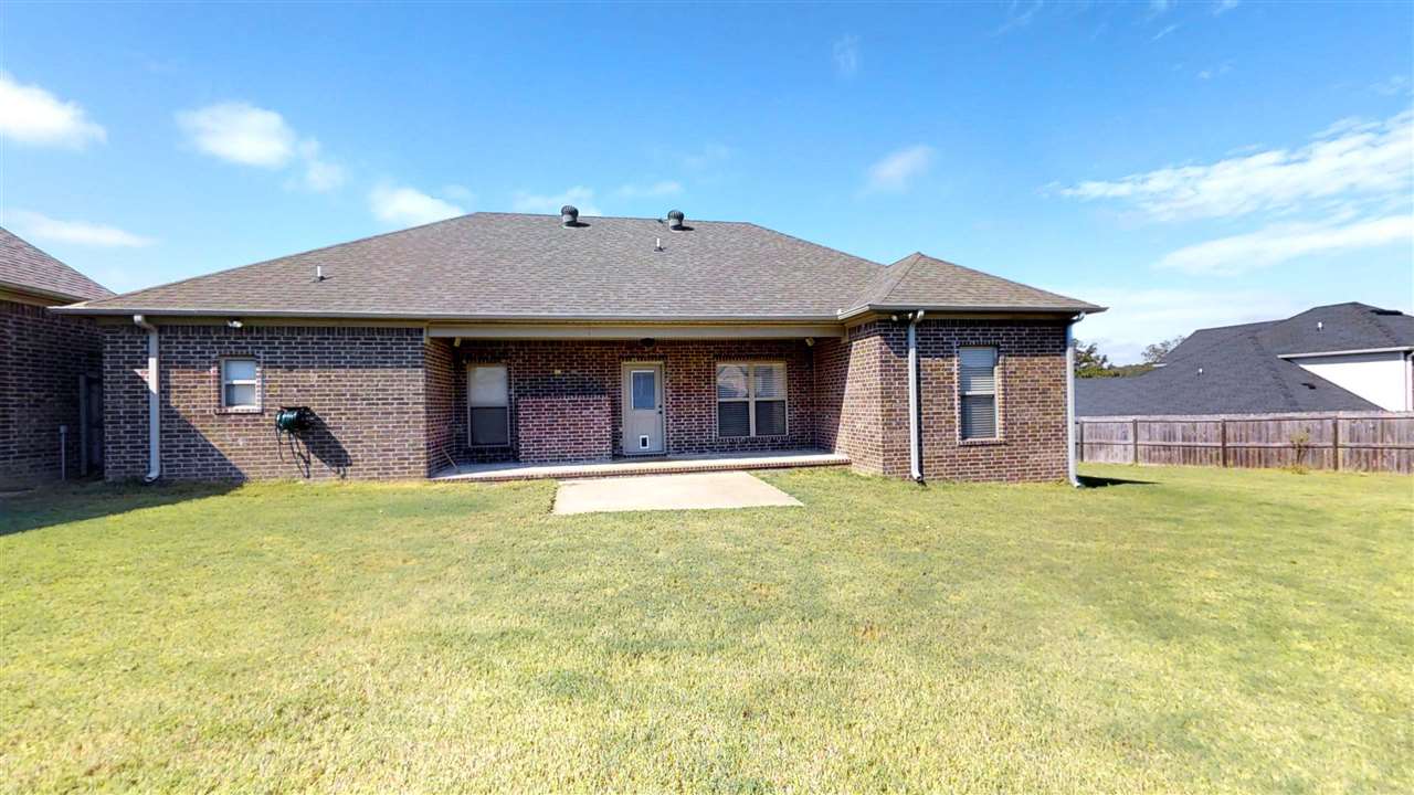 NORTH HILLS ESTATES - Residential