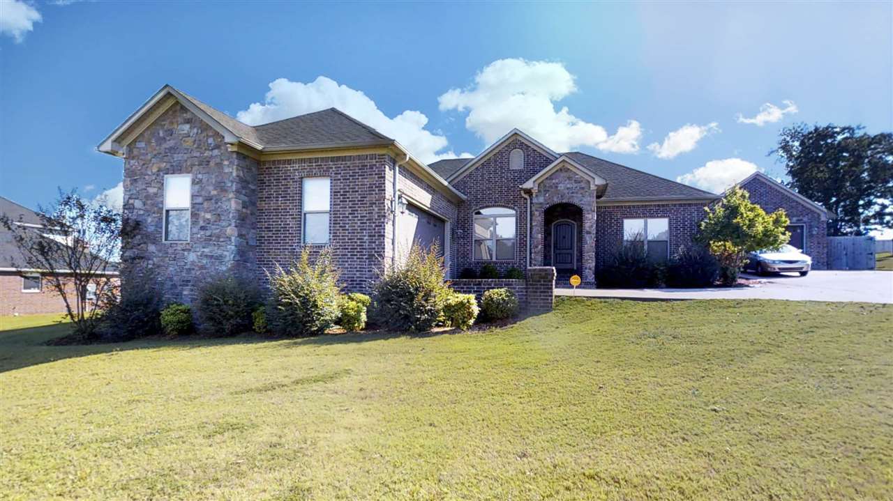 NORTH HILLS ESTATES - Residential