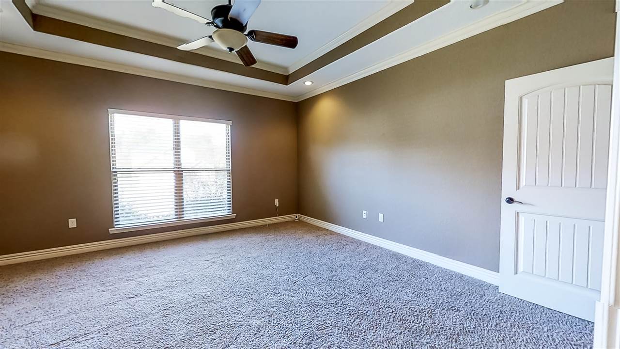 NORTH HILLS ESTATES - Residential