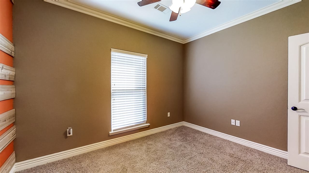 NORTH HILLS ESTATES - Residential