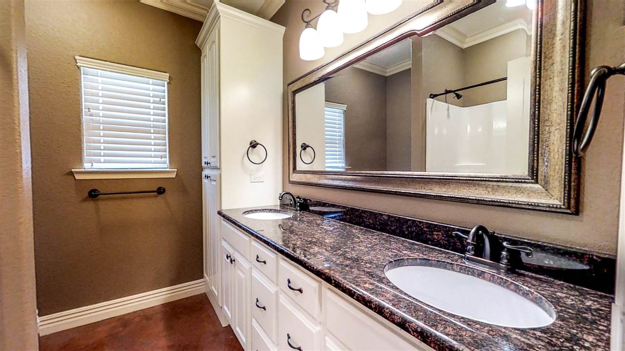 NORTH HILLS ESTATES - Residential