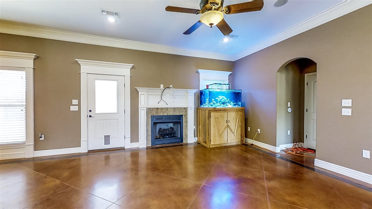 NORTH HILLS ESTATES - Residential