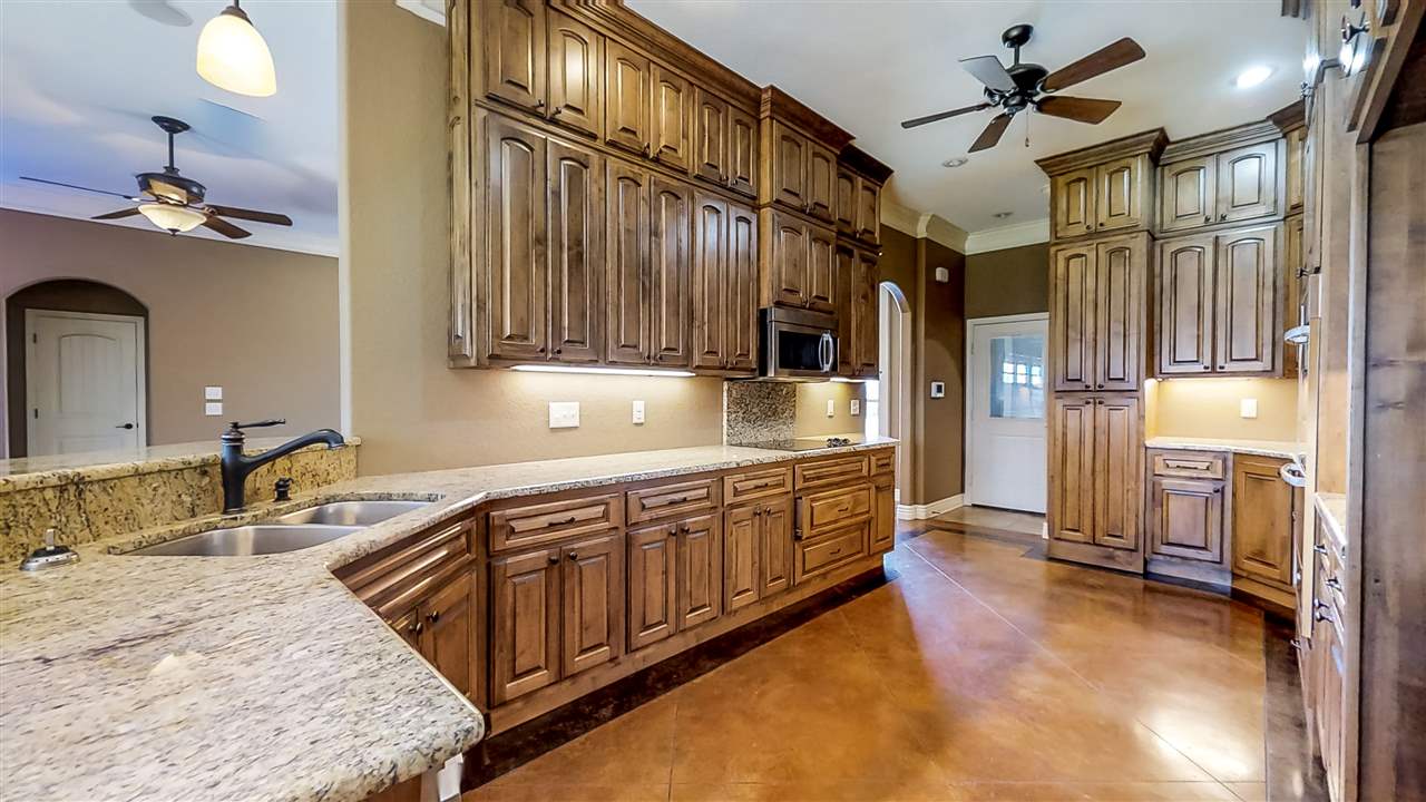 NORTH HILLS ESTATES - Residential