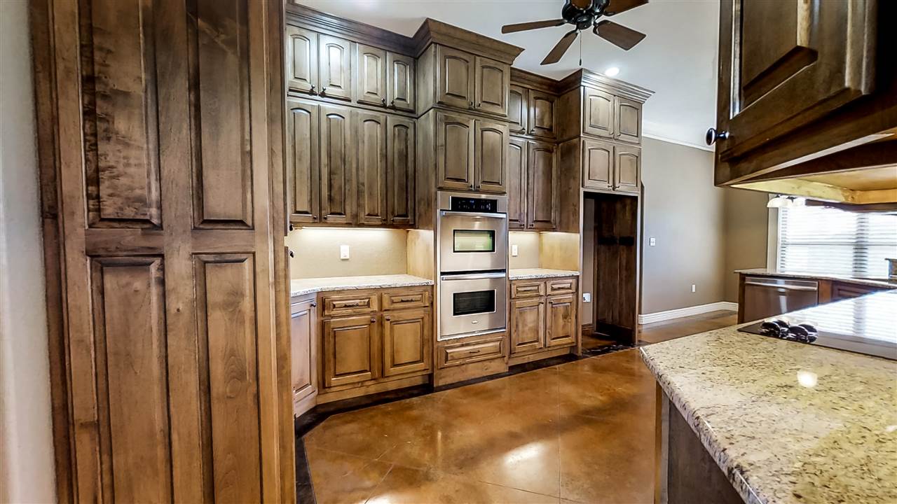 NORTH HILLS ESTATES - Residential