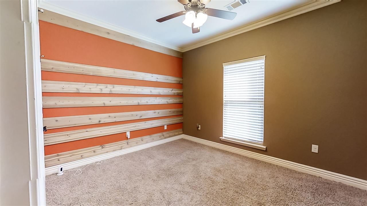 NORTH HILLS ESTATES - Residential