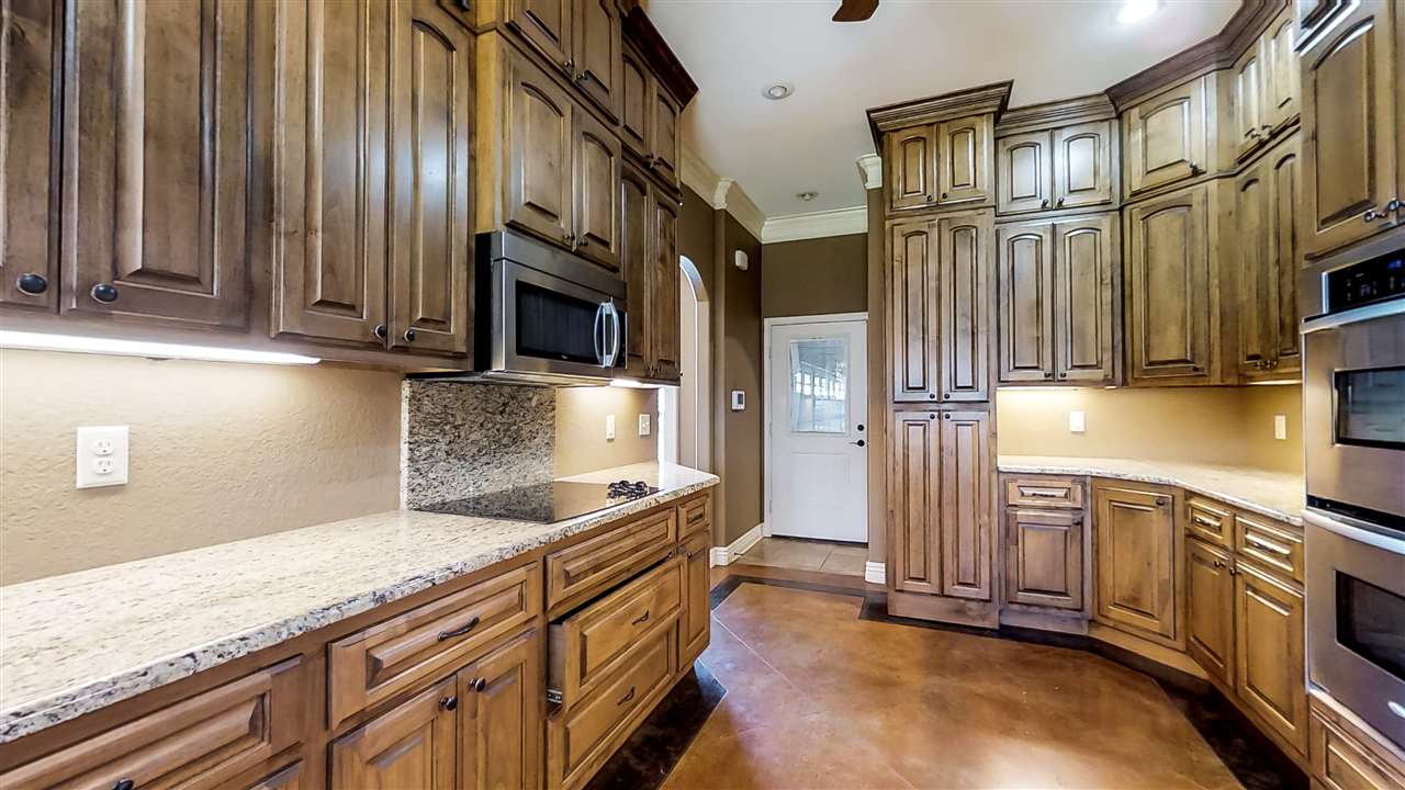 NORTH HILLS ESTATES - Residential