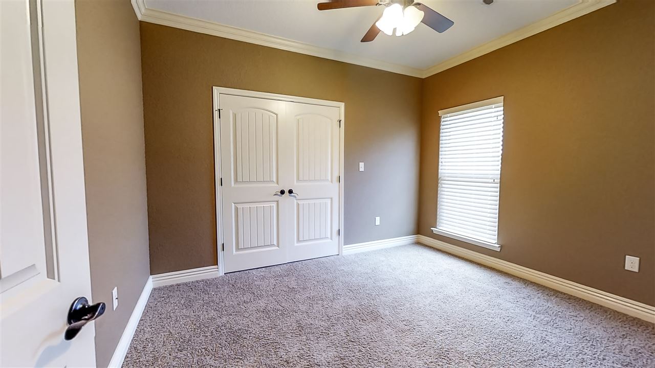 NORTH HILLS ESTATES - Residential