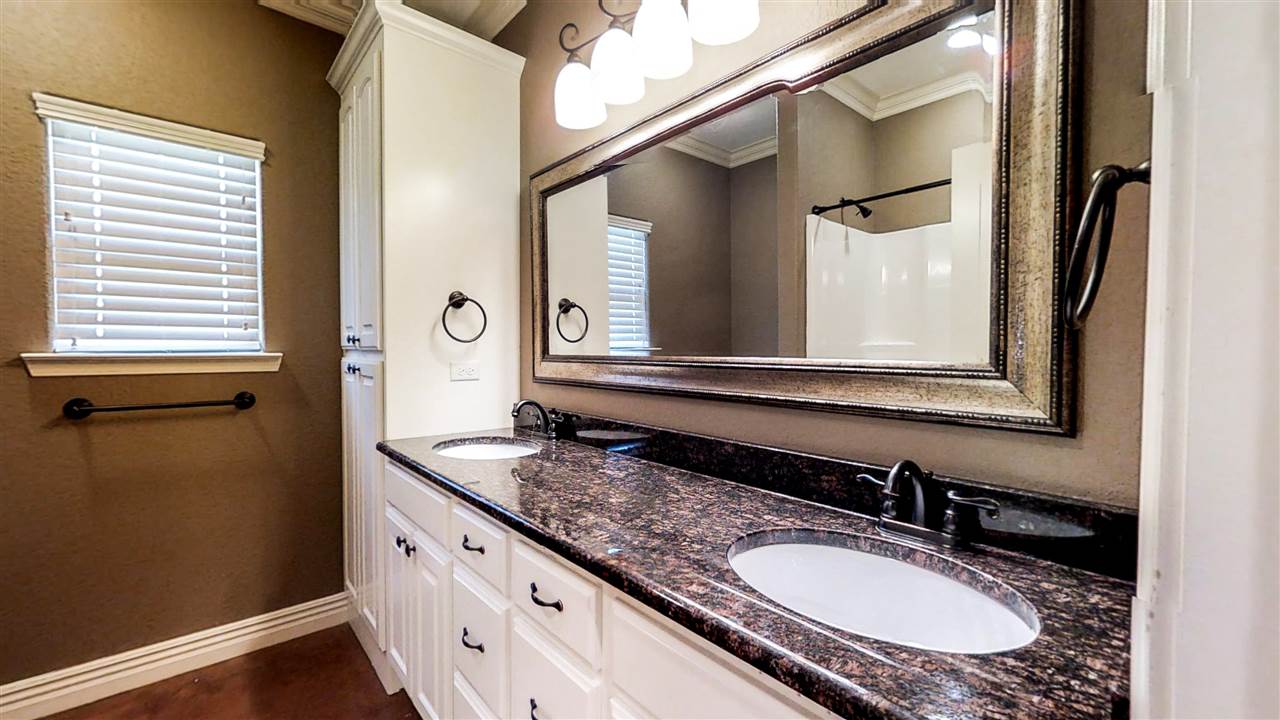 NORTH HILLS ESTATES - Residential