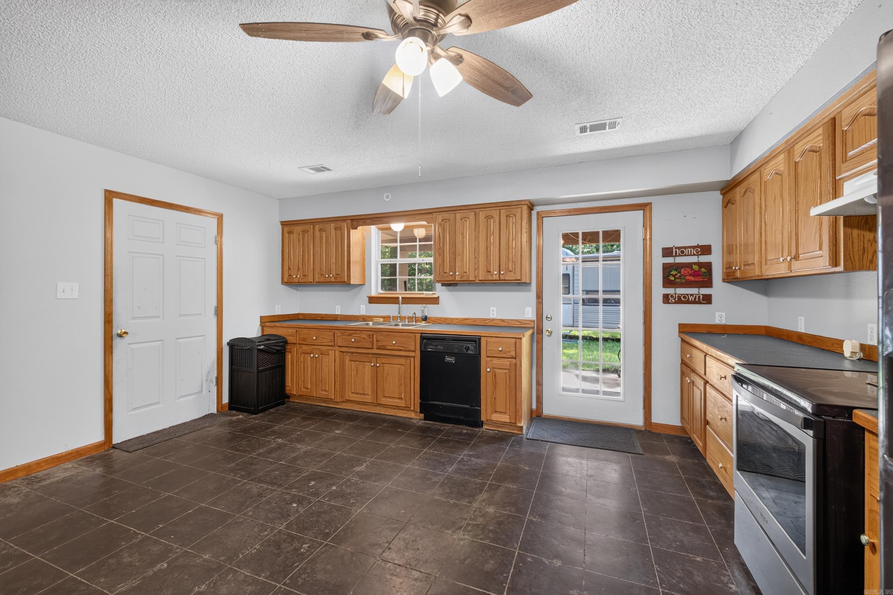 RIVERVIEW ESTATES - Residential