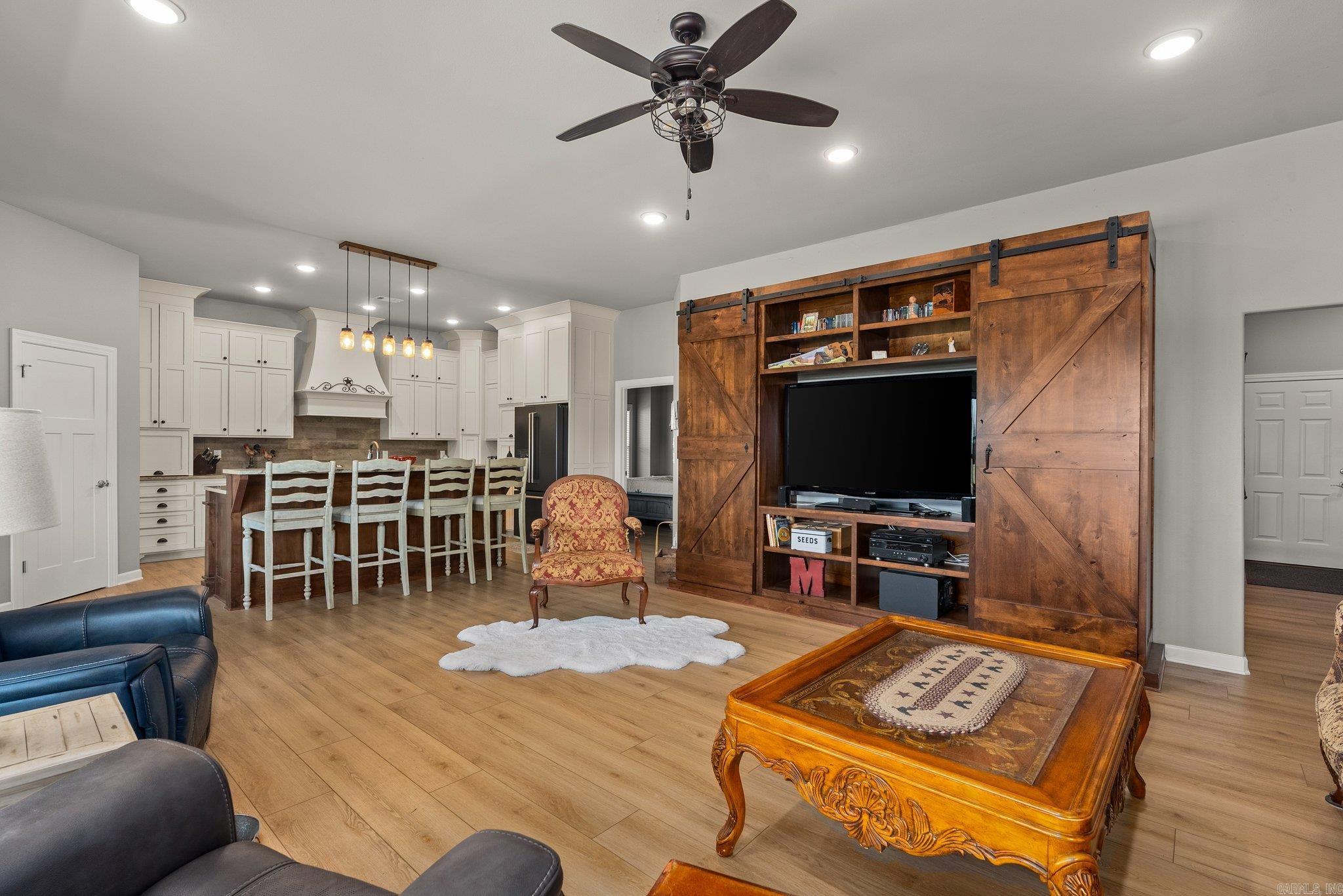 LONSDALE - CITY - Residential