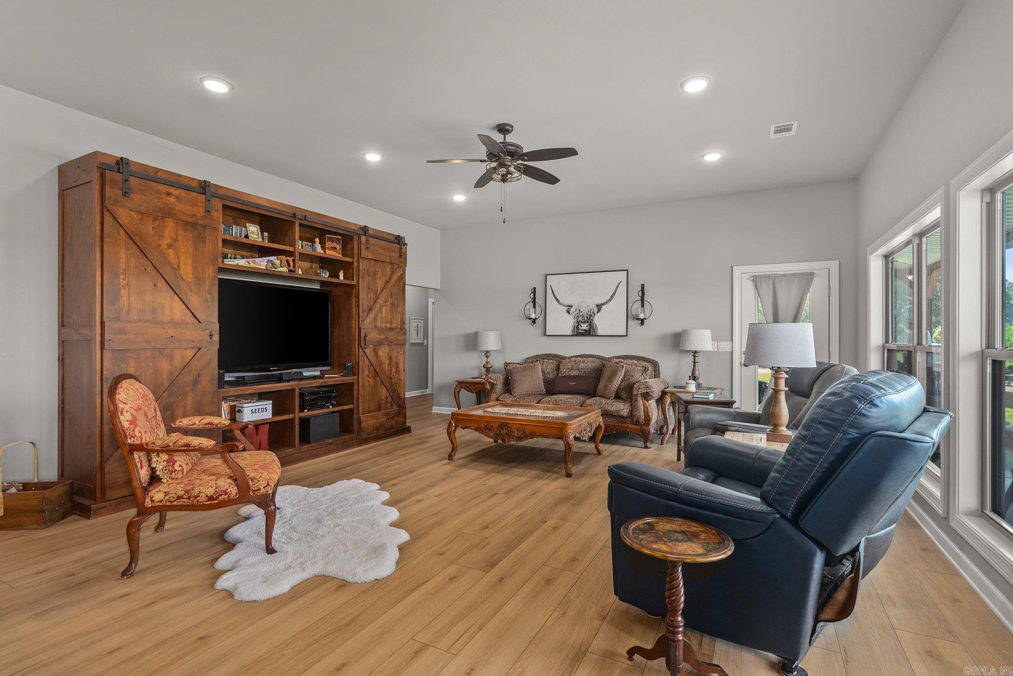 LONSDALE - CITY - Residential