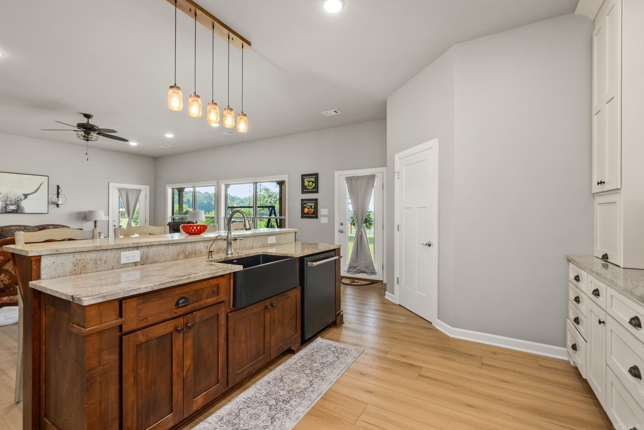 LONSDALE - CITY - Residential