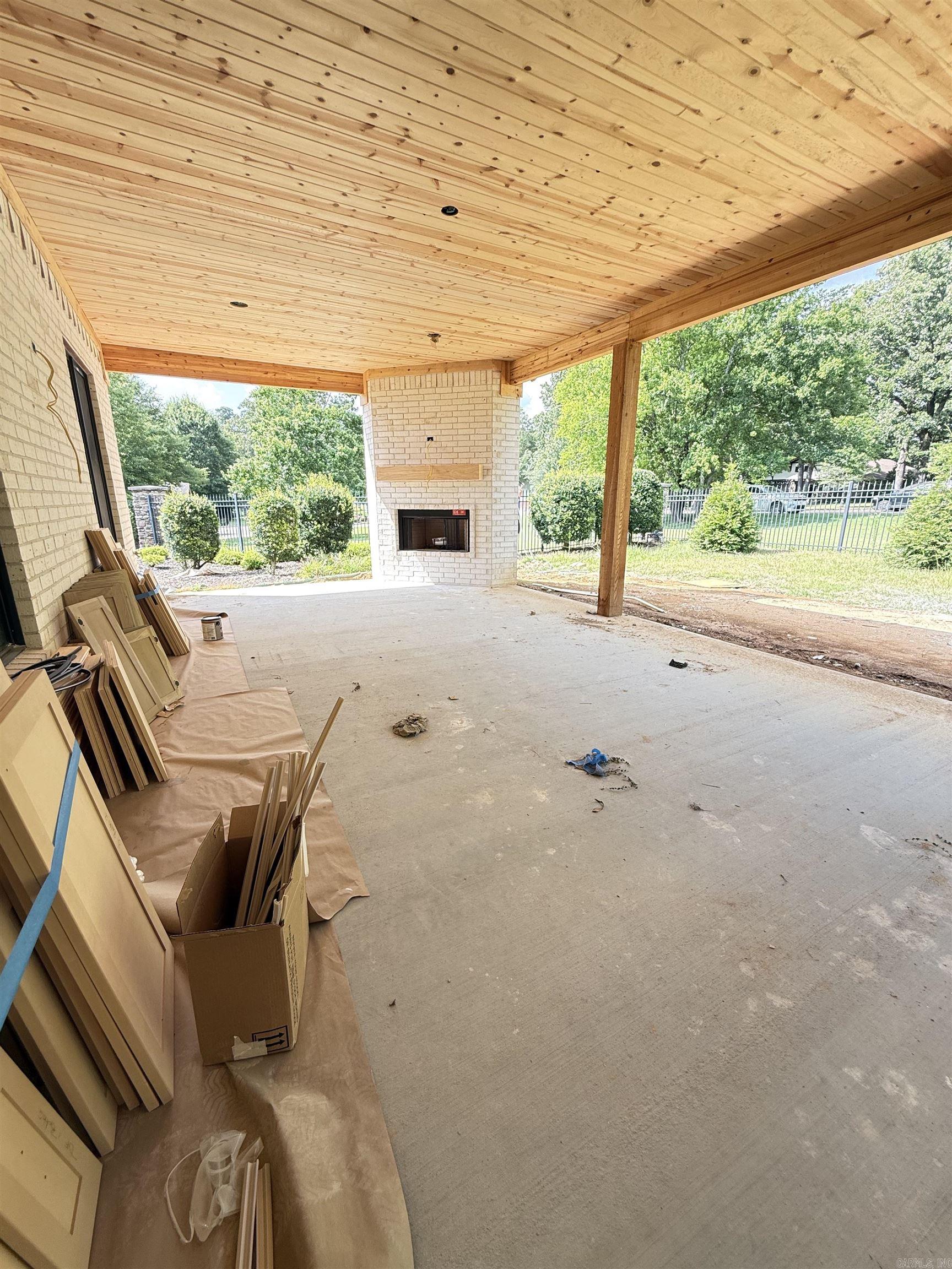 ARLINGTON PARK - Residential