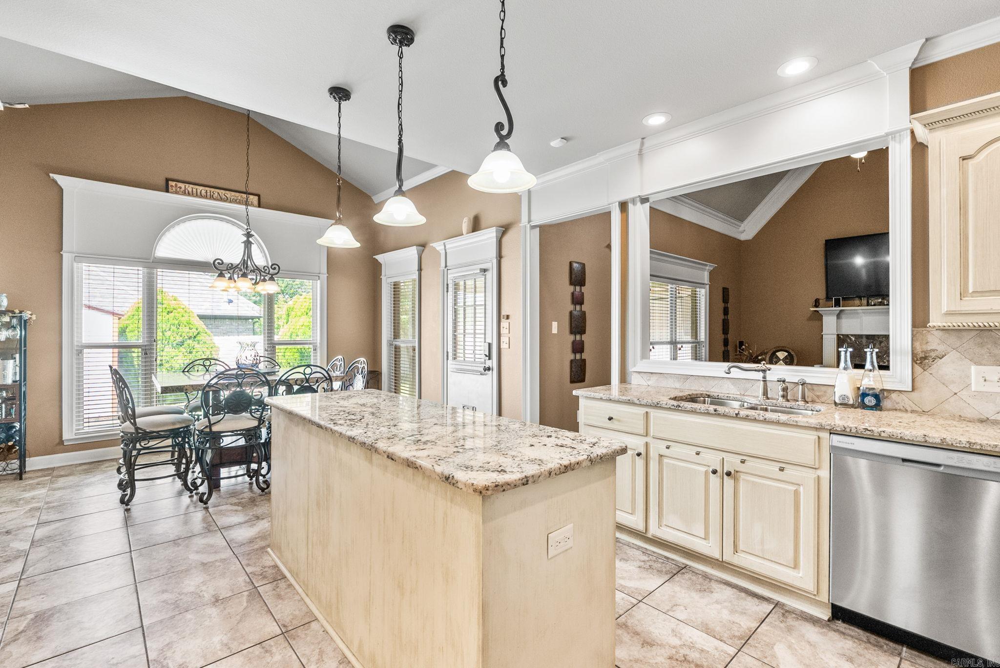 MAUMELLE VALLEY ESTATES - Residential