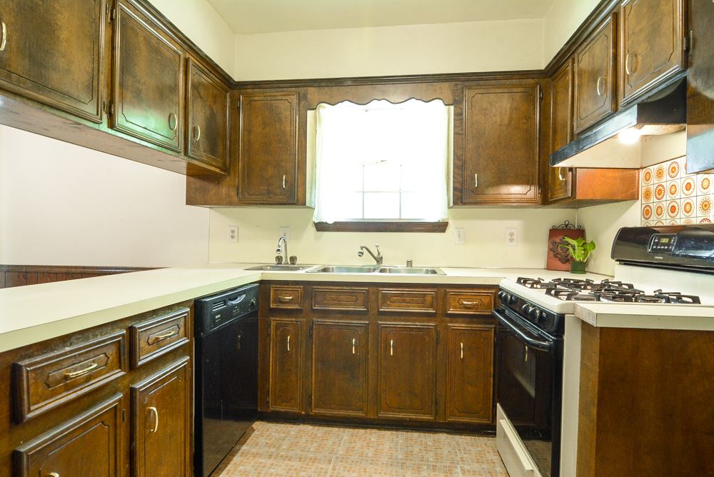 SPRINGHILL MANOR - Residential