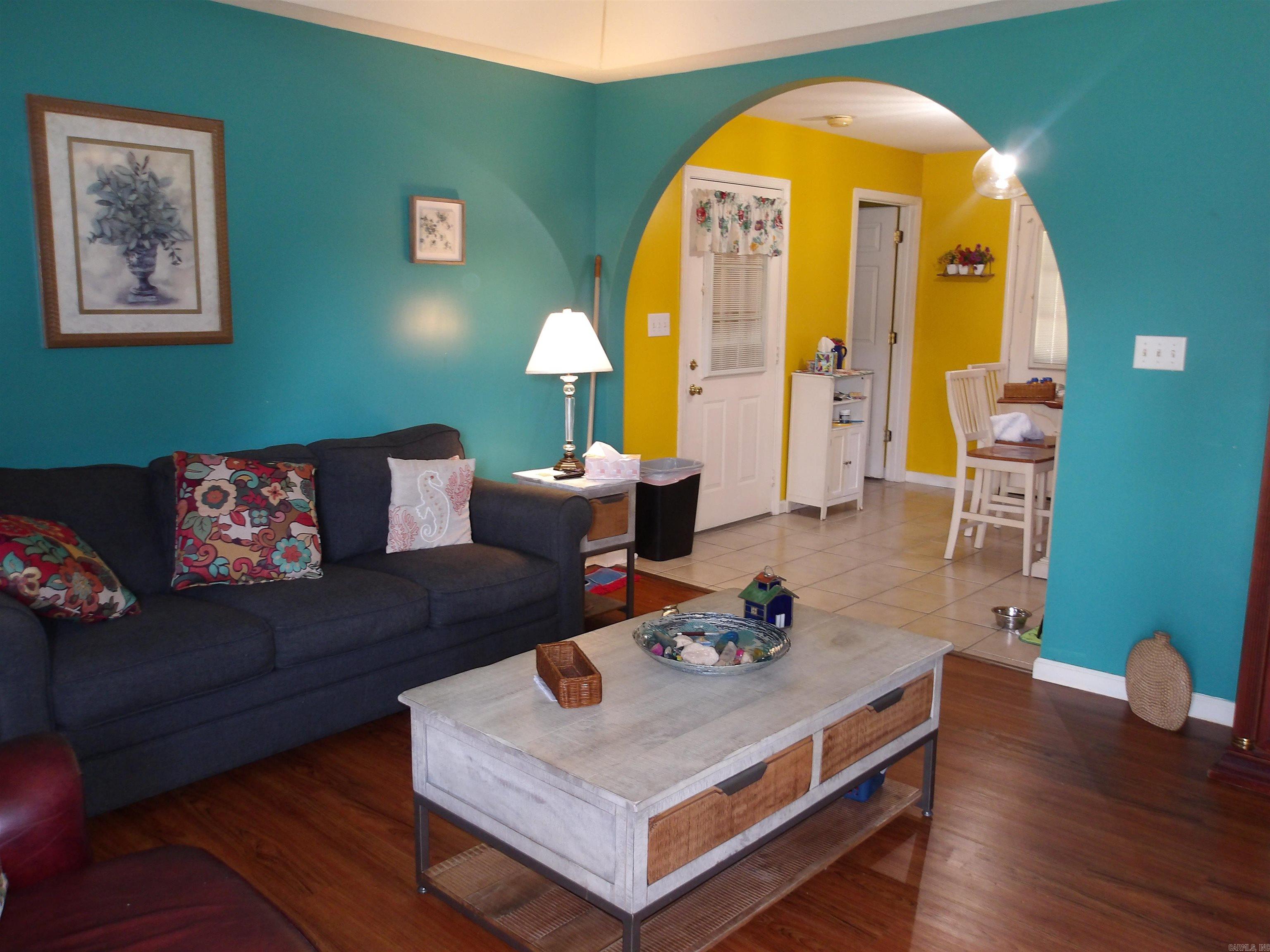 WALNUT CORNER - Residential
